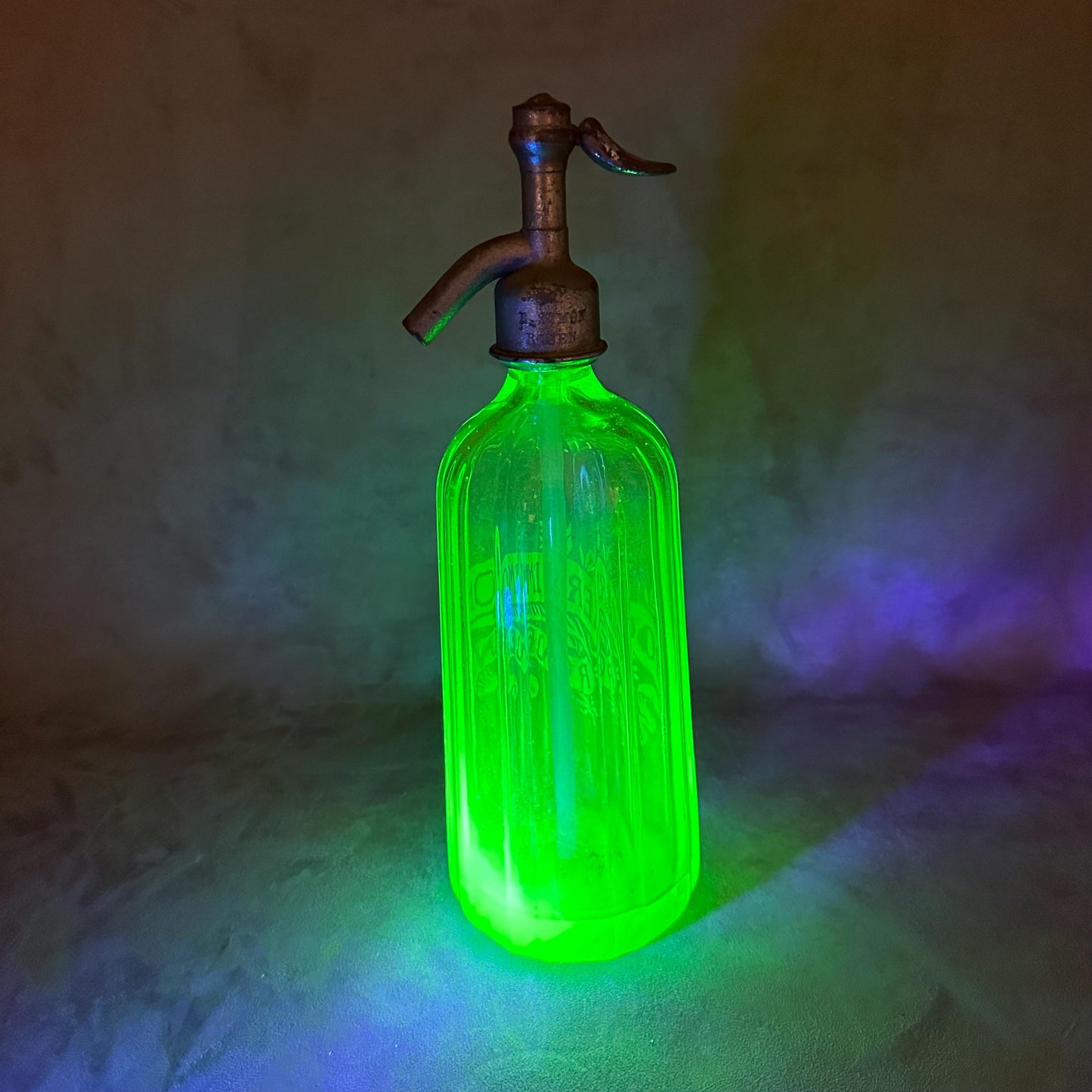 VERY RARE Siphon à eau de seltz vintage en Ouraline Gazo-Siphon etain sans plomb Made in France 1920