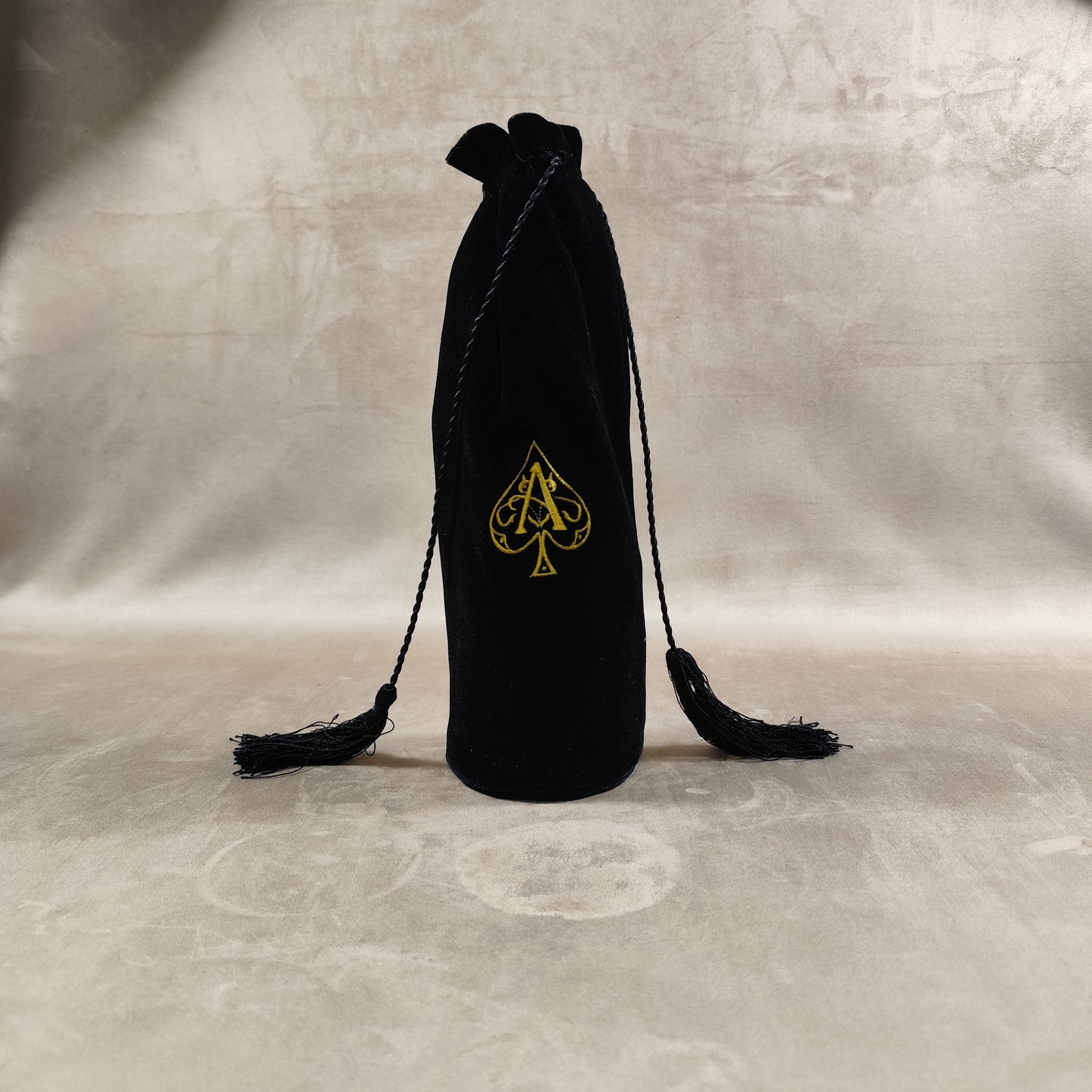 Etui à bouteille Champagne Armand de Brignac en tissu noir