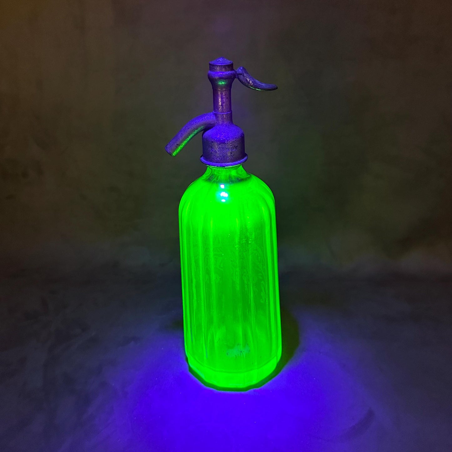VERY RARE Siphon à eau de seltz vintage en Ouraline Gazo-Siphon etain sans plomb Made in France 1920
