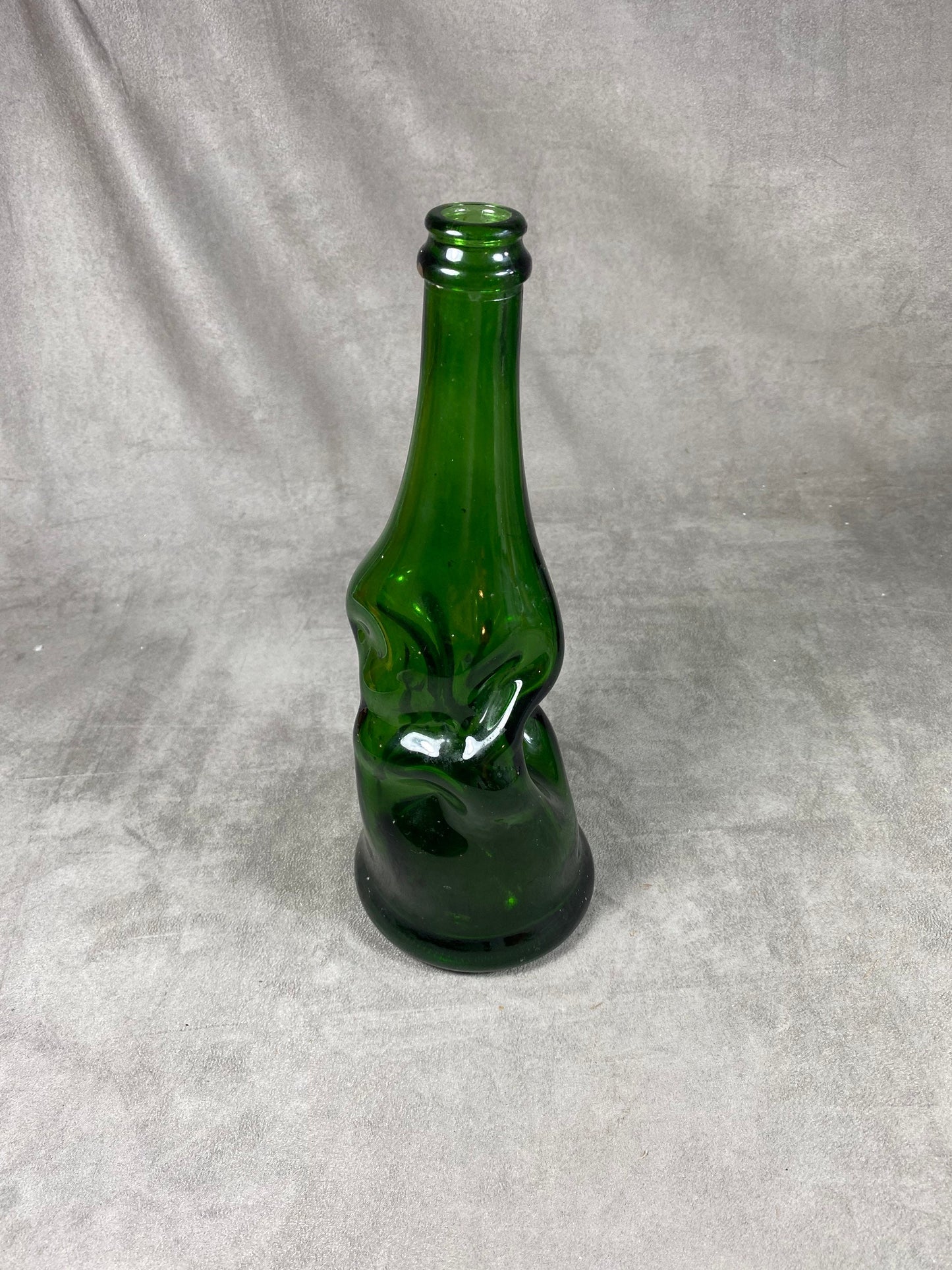 Oeuvre artisanale de bouteille de champagne froissée Made in France a Reims Vintage