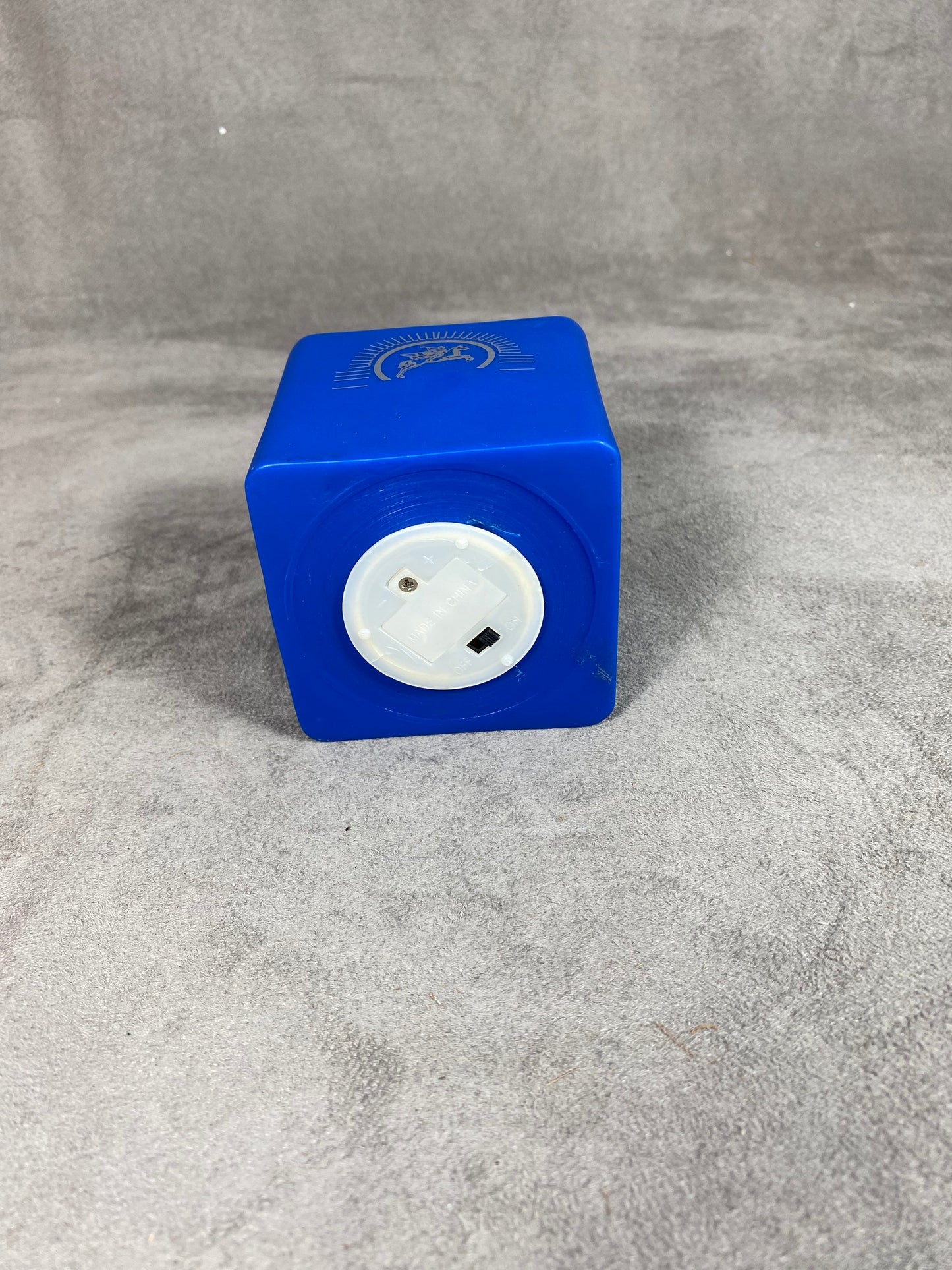 Cube lumineux champagne Jacquart en plastique bleu