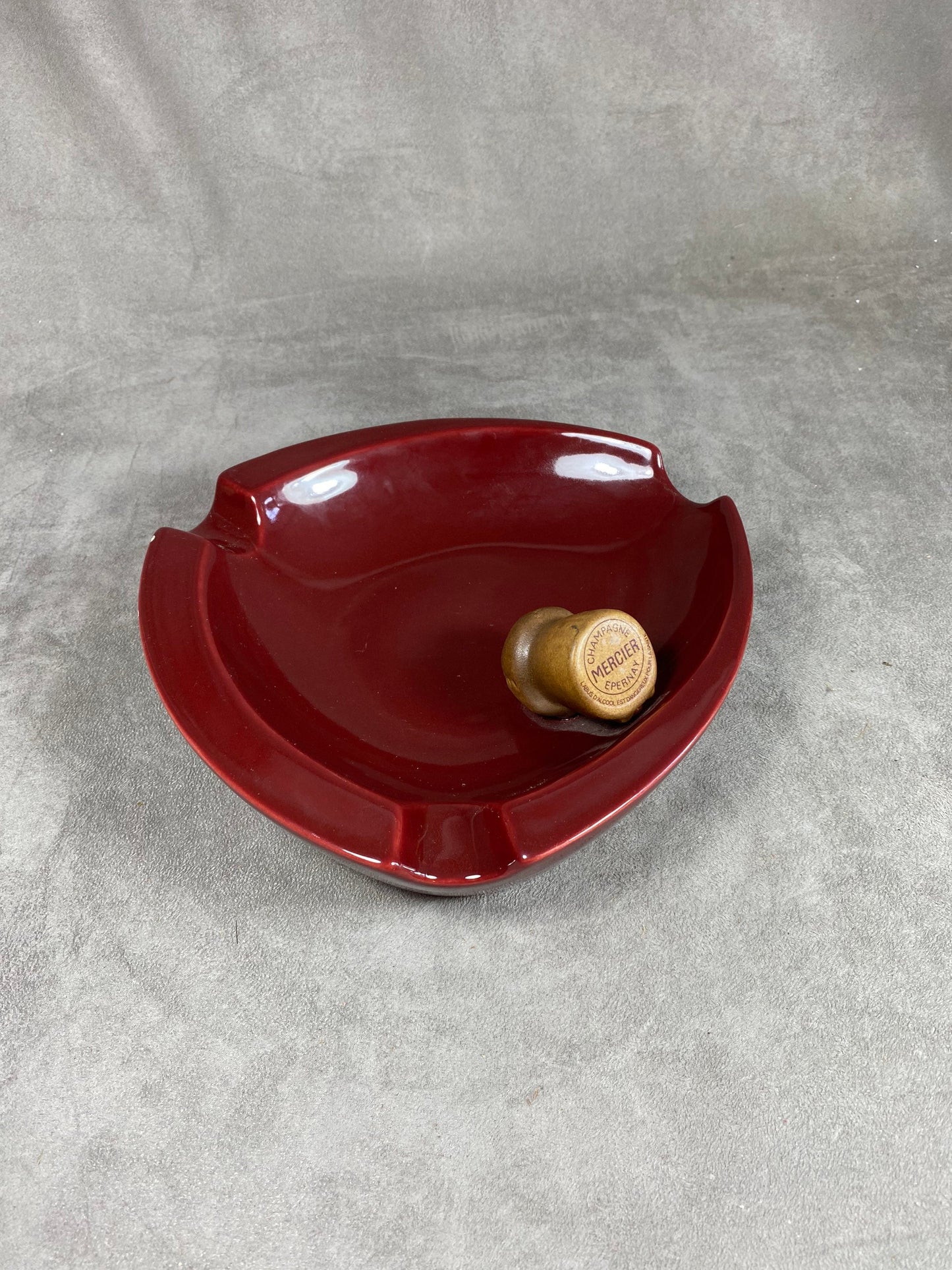 Champagner Mercier Epernay roter Keramik-Aschenbecher