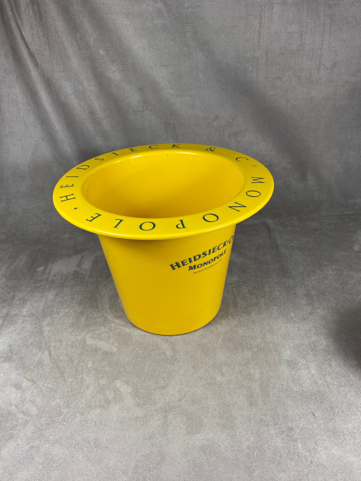 Seau à champagne Heidsieck&Co Monopole en plastique jaune vintage