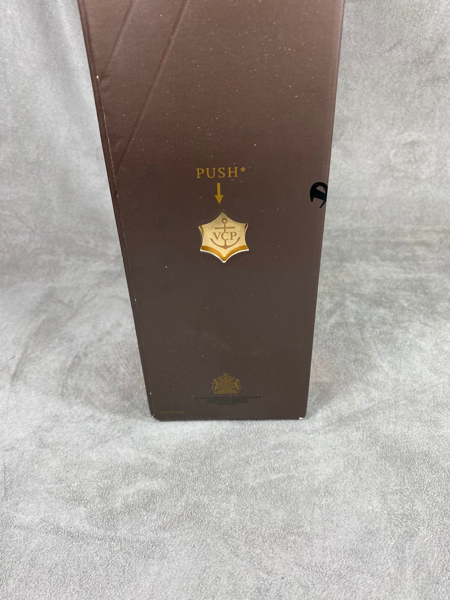 Veuve Clicquot Etui de bouteille de champagne en carton Veuve Clicquot vintage 2004 Veuve Clicquot Ponsardin