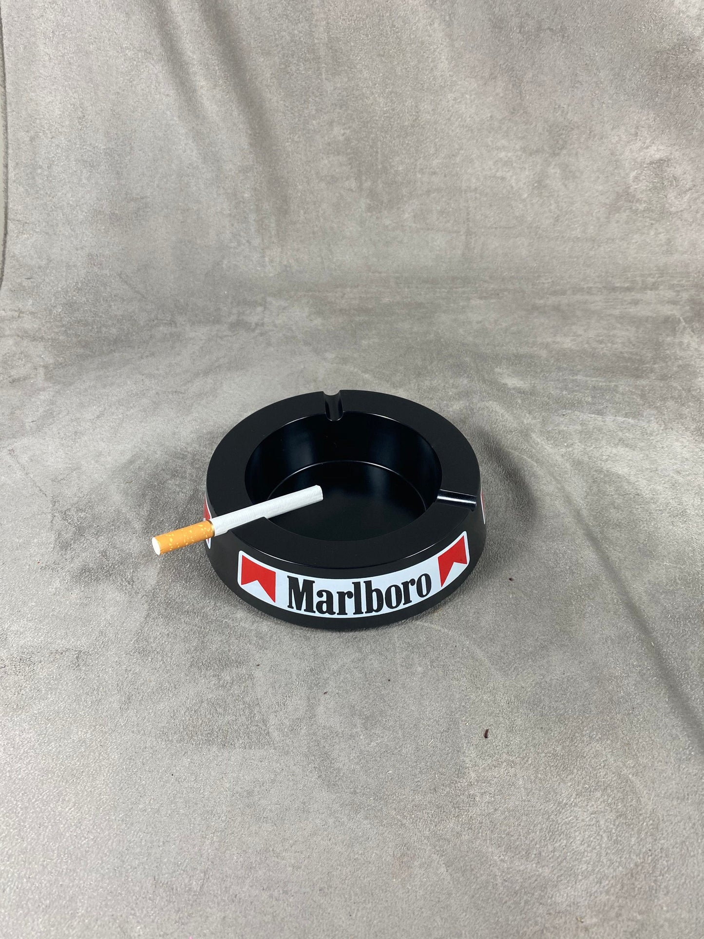 Vintage Marlboro Kunststoff Aschenbecher Made in Italy 1980er Jahre