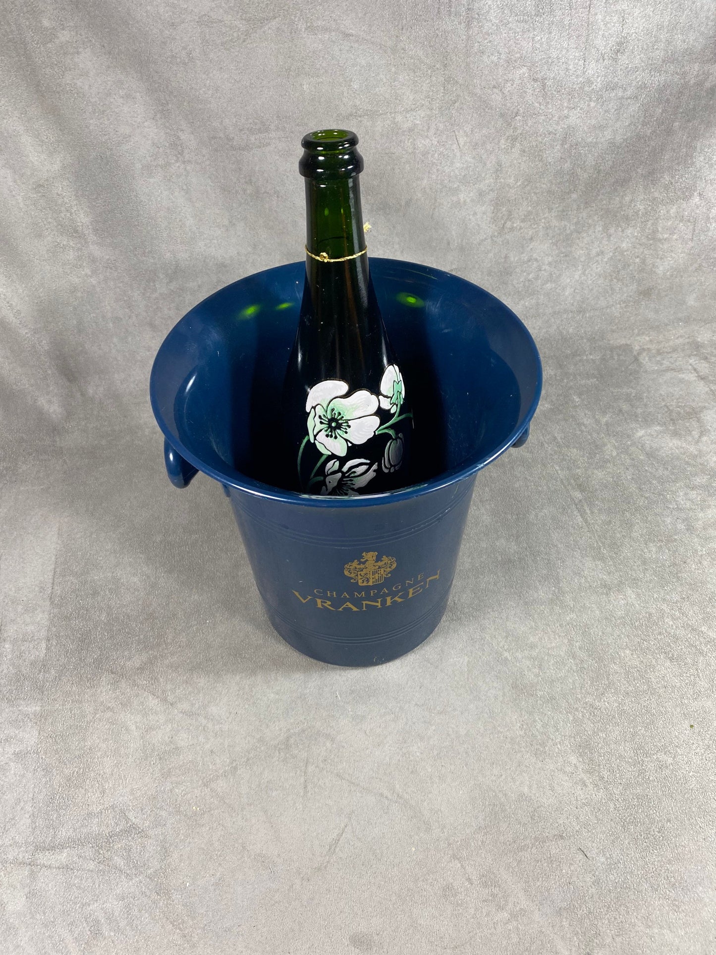 Seau à champagne Vranken en plastique bleu vintage Made in france