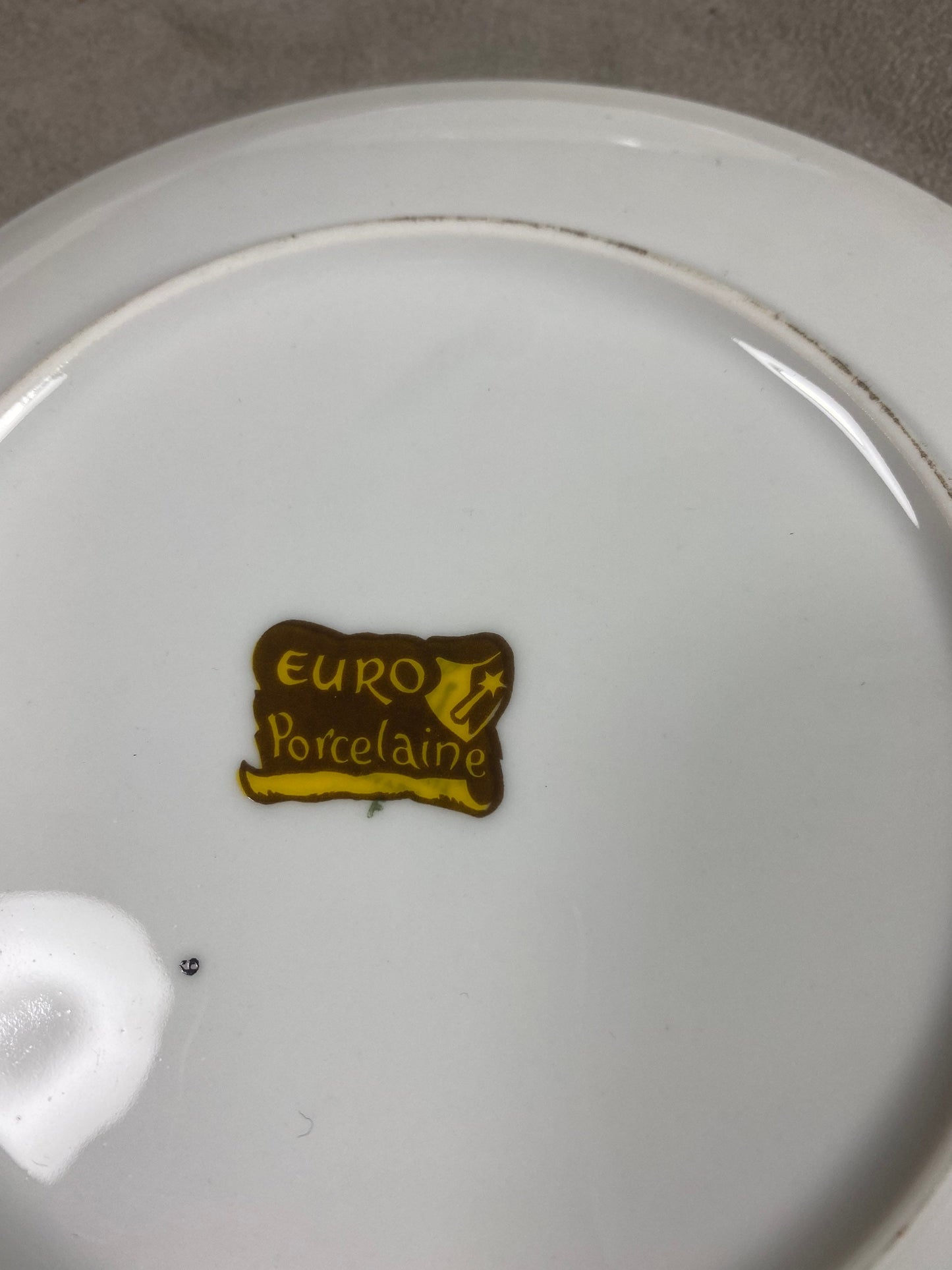 Set of 4 decorative plates on the theme of French cheese Made in France