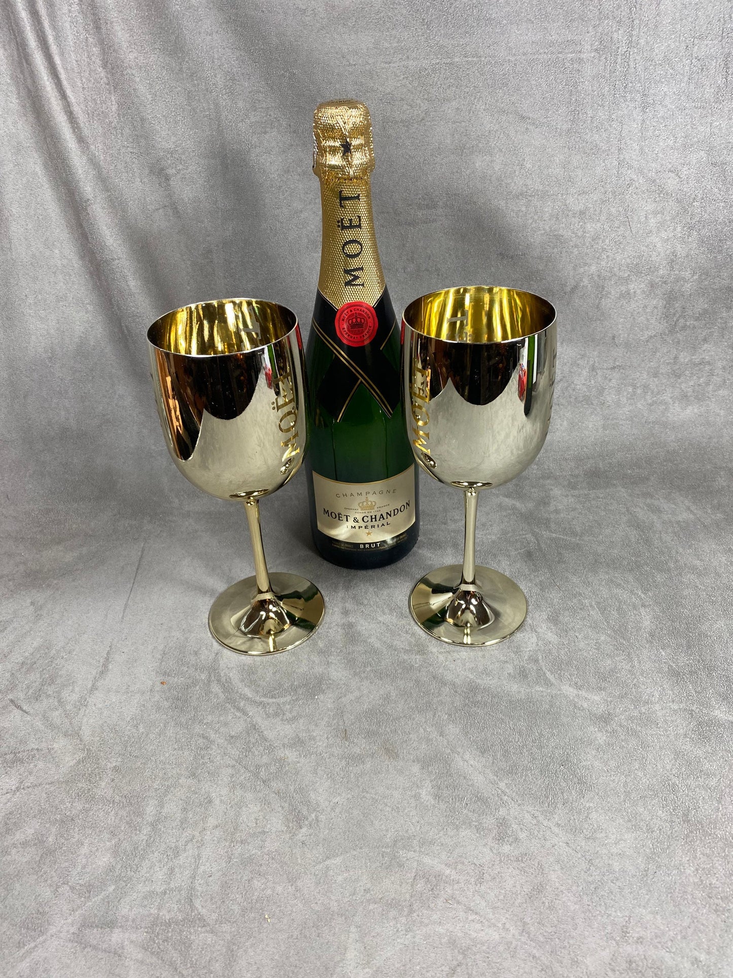 RARE Lot de 2 Flûte XXL en plexiglass dorée Moët & Chandon