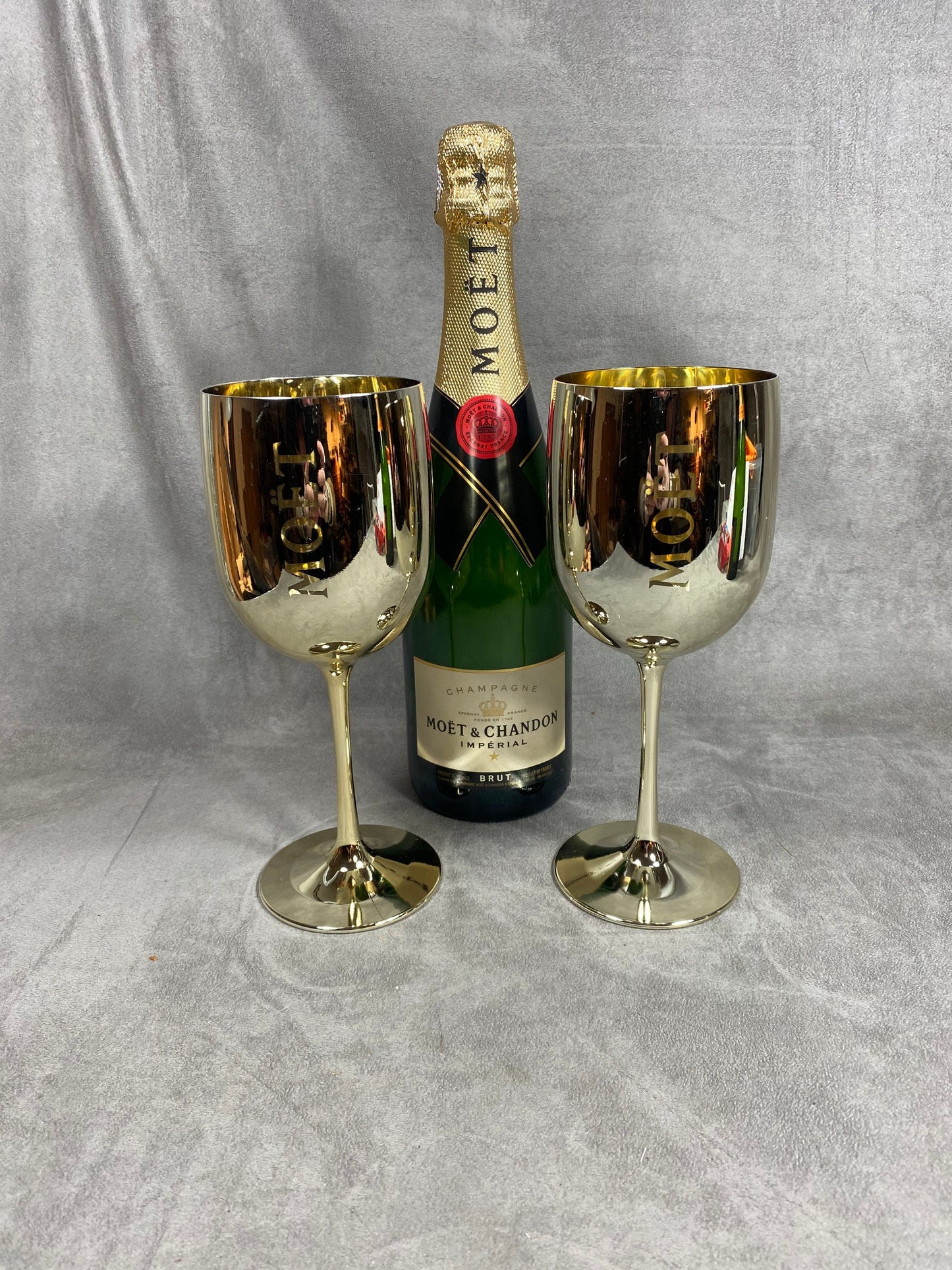 RARE Lot de 2 Flûte XXL en plexiglass dorée Moët & Chandon