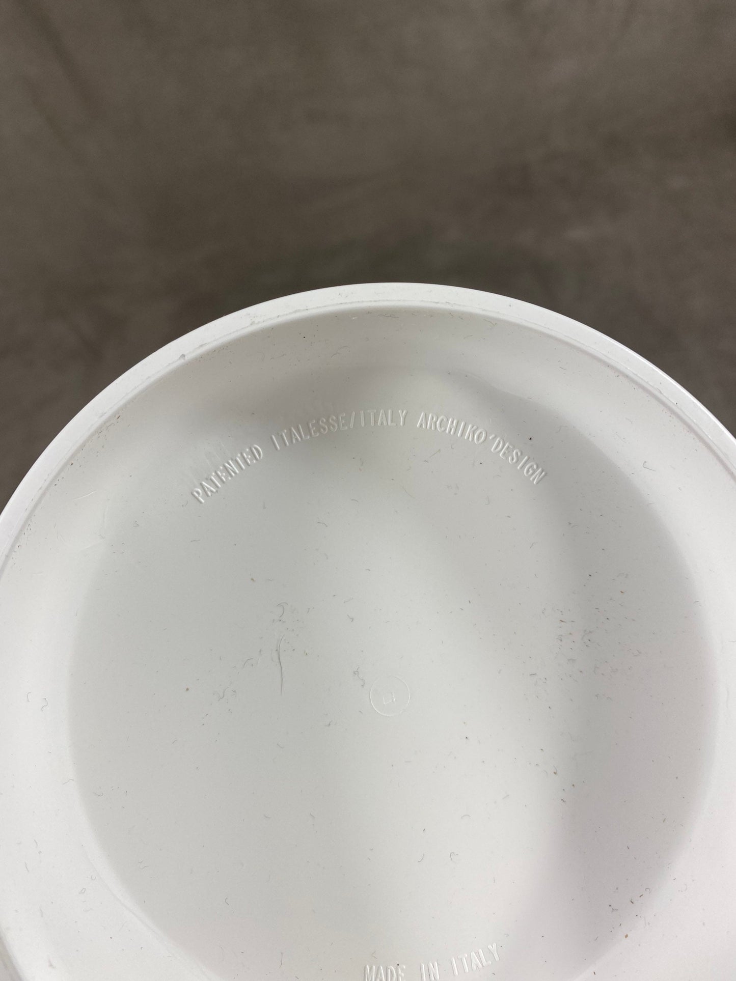 Seau à champagne Figuière en plastique blanc vintage Made in Italy