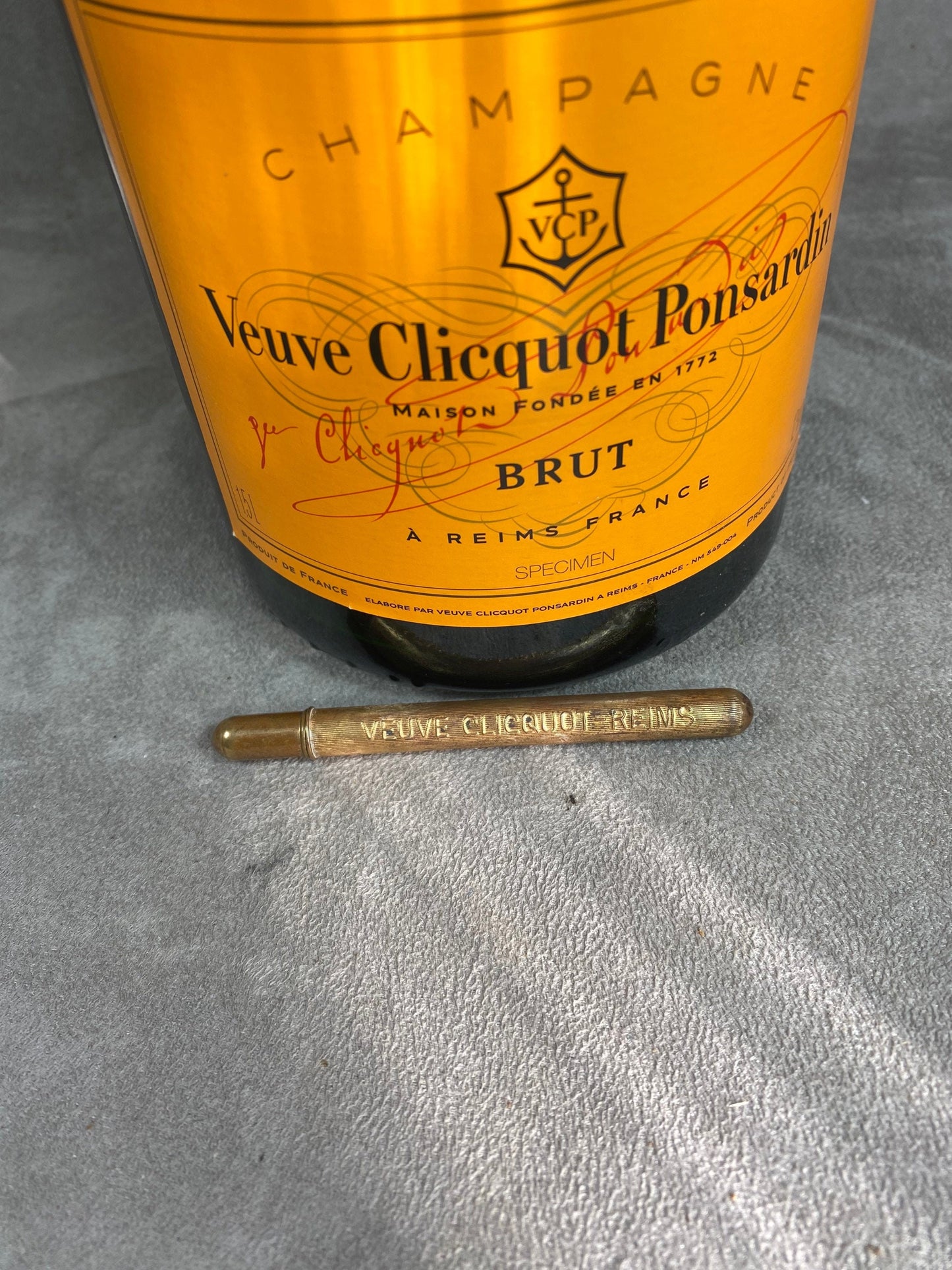 VERY RARE Crayon de mine en métal Veuve Clicquot Année 1950