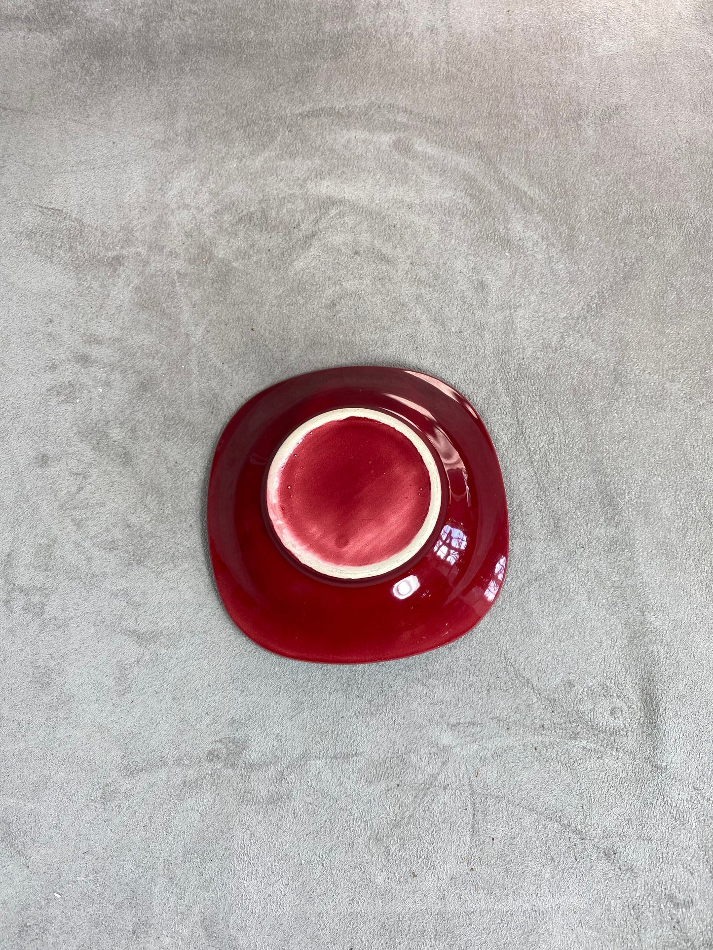 Louis Roederer Aschenbecher, Vintage-Werbeartikel, rote Keramik, Champagner, Reims, Frankreich, Vintage