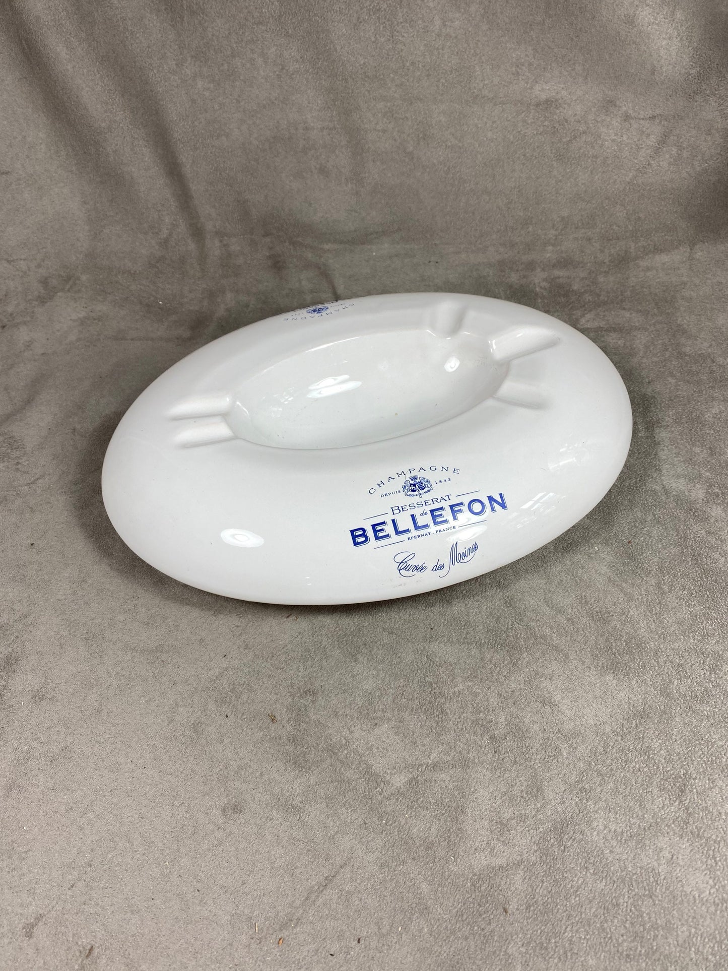 Cendrier en céramique Rouge Fontaine blanche Champagne Besserat de Bellefon vintage Made in France
