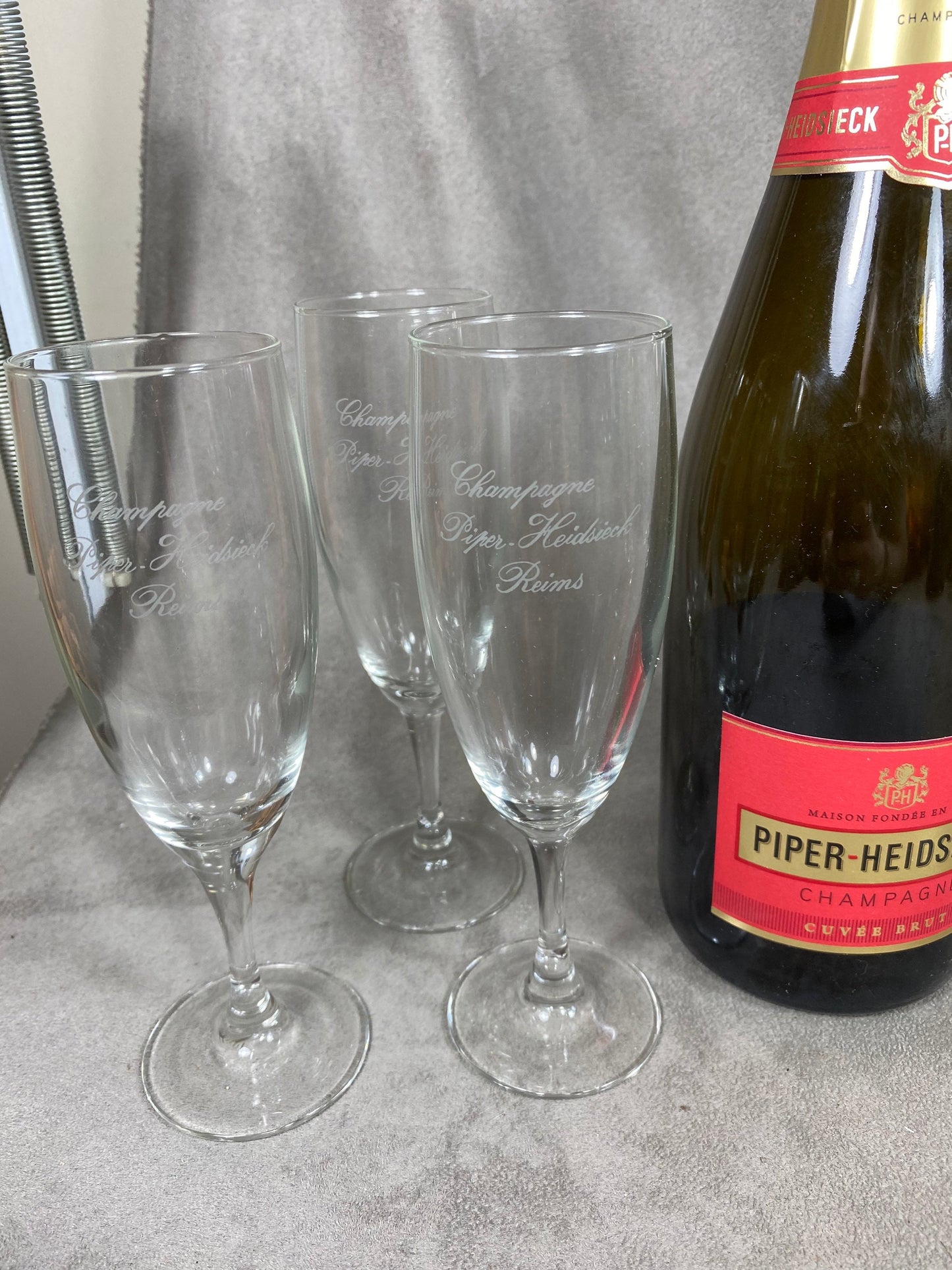 Lot de 6 flûtes à Champagne en verre Piper-Heidsieck Reims Années 1990