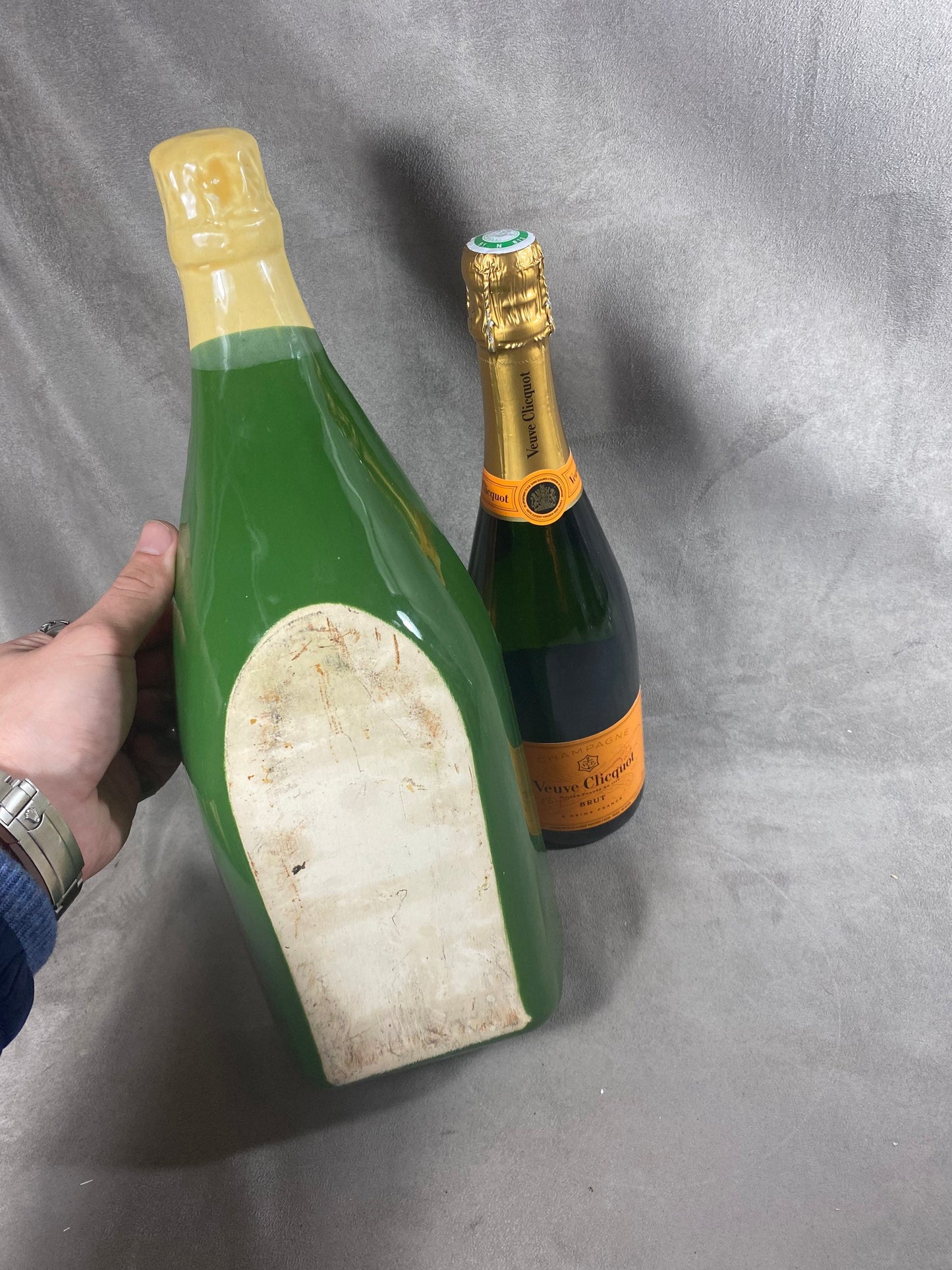 Plat de service en terre cuite vintage en forme de bouteille de champagne Made in France