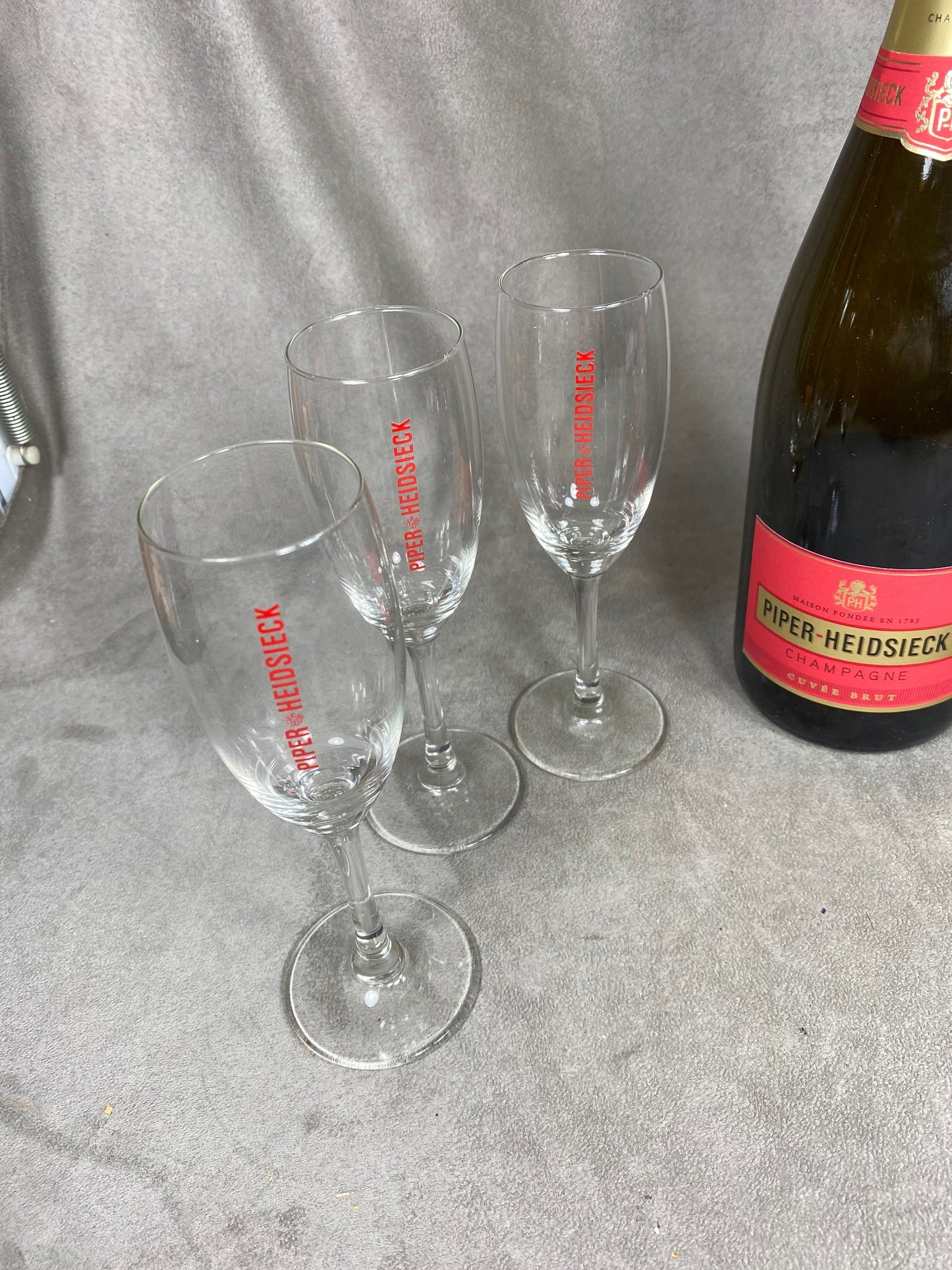 Set of 6 Piper-Heidsieck Reims Glass Champagne Flutes 1990s