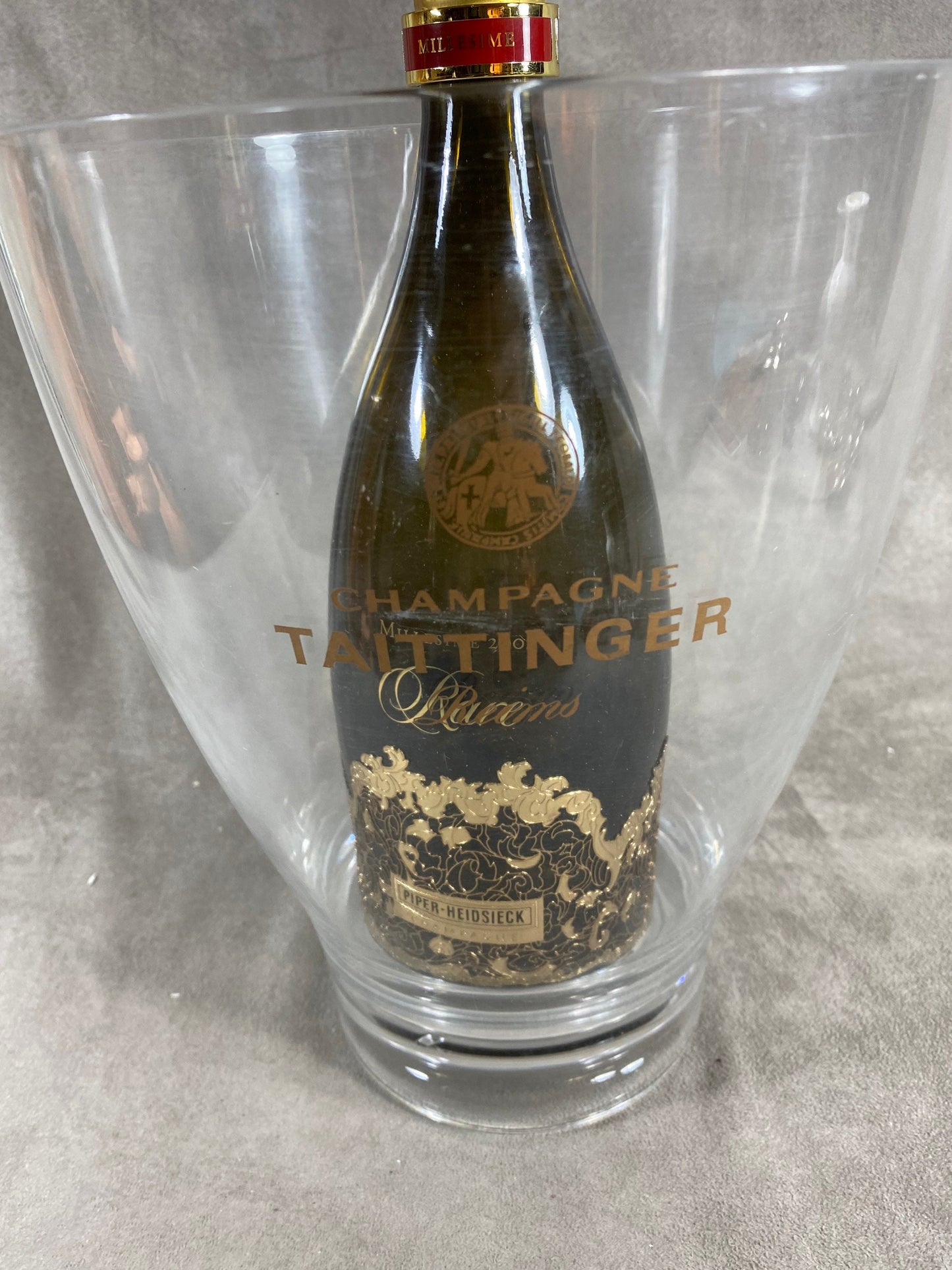 Seau à champagne Taittinger en plastique transparent vintage Made in france