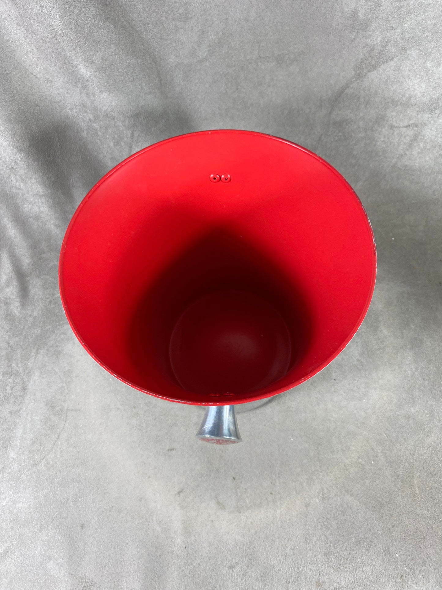 Seau à champagne Taittinger en métal et interieur rouge vintage Made in France
