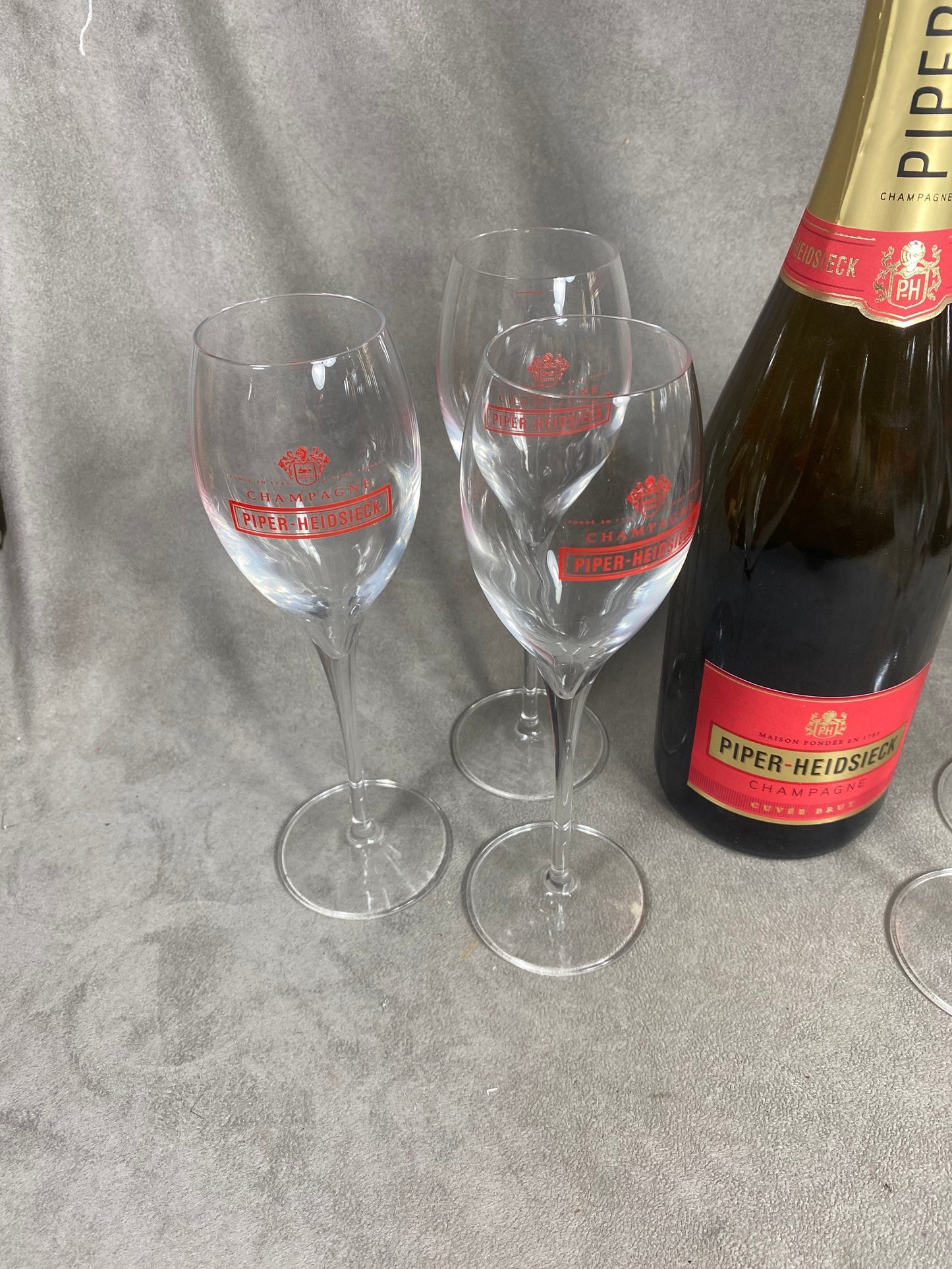 Set of 6 Piper-Heidsieck Reims Glass Champagne Flutes 1990s
