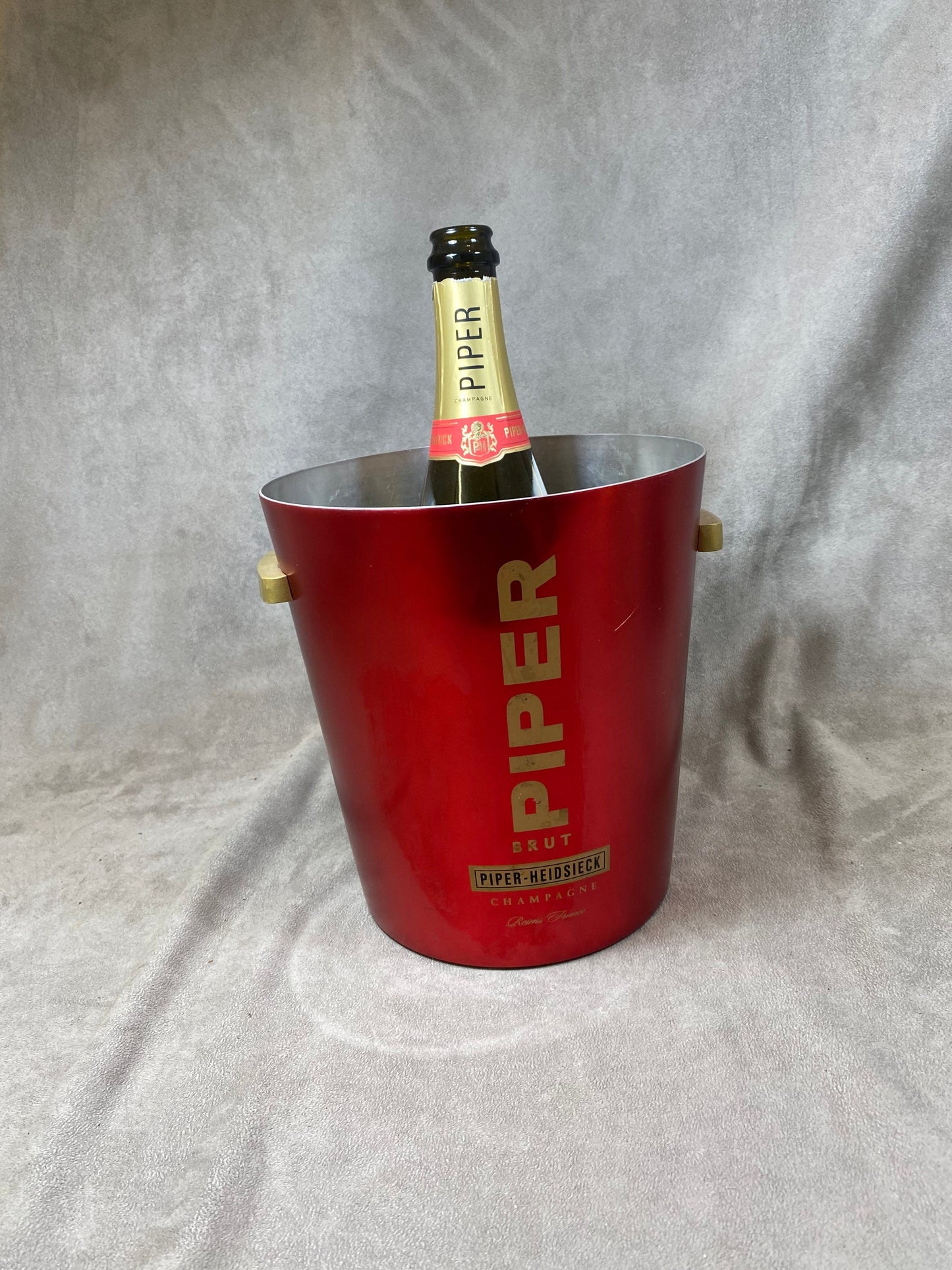 Seau à champagne métal rouge vintage Piper-Heidsieck Années 1990