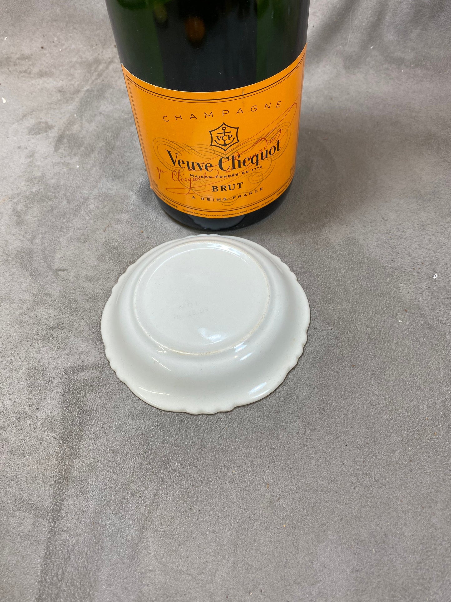 Cendrier Veuve Cliquot Ponsardin vide-poche article publicitaire vintage en faïence orange Moulin des Loups Champagne Reims France vintage