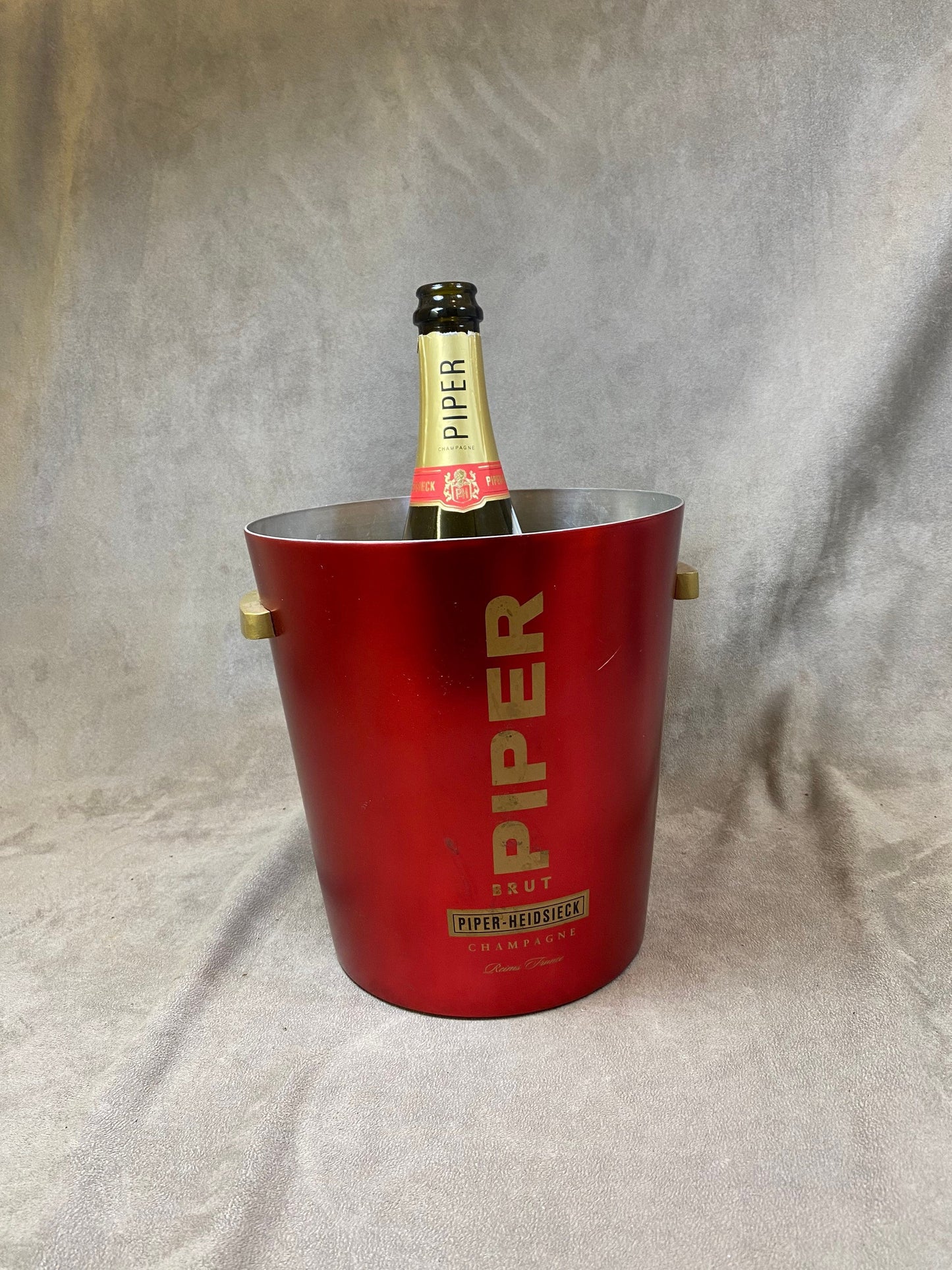 Seau à champagne métal rouge vintage Piper-Heidsieck Années 1990