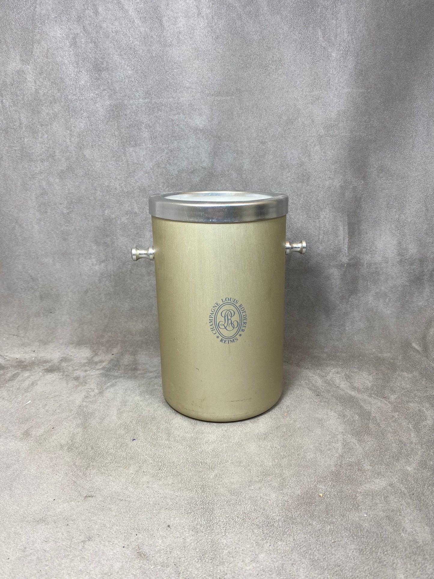 Seau à Champagne en plastique doré Champagne Roederer Reims Années 1980