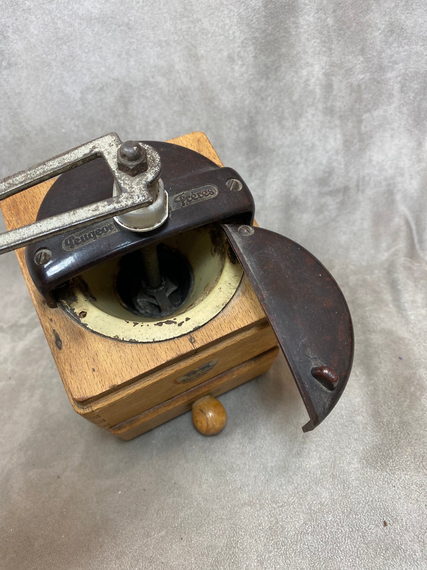 Peugeot Frères wooden coffee grinder model EX dated between 1947 and 1960 Shabby chic Made in France