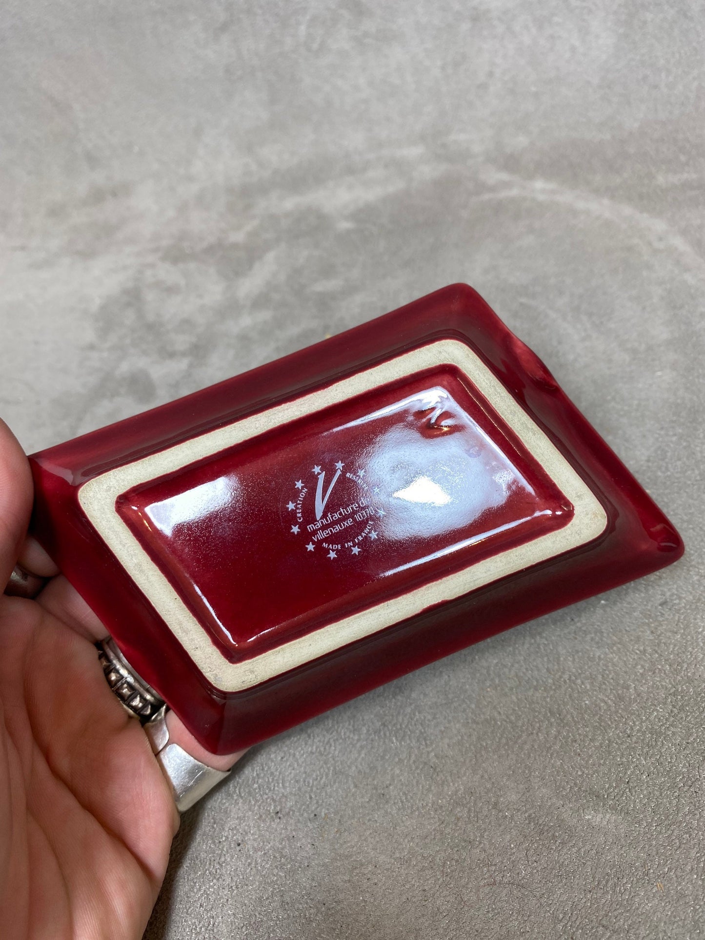 Johnnie Walker Aschenbecher, Vintage-Werbeartikel aus roter Keramik, Made in France