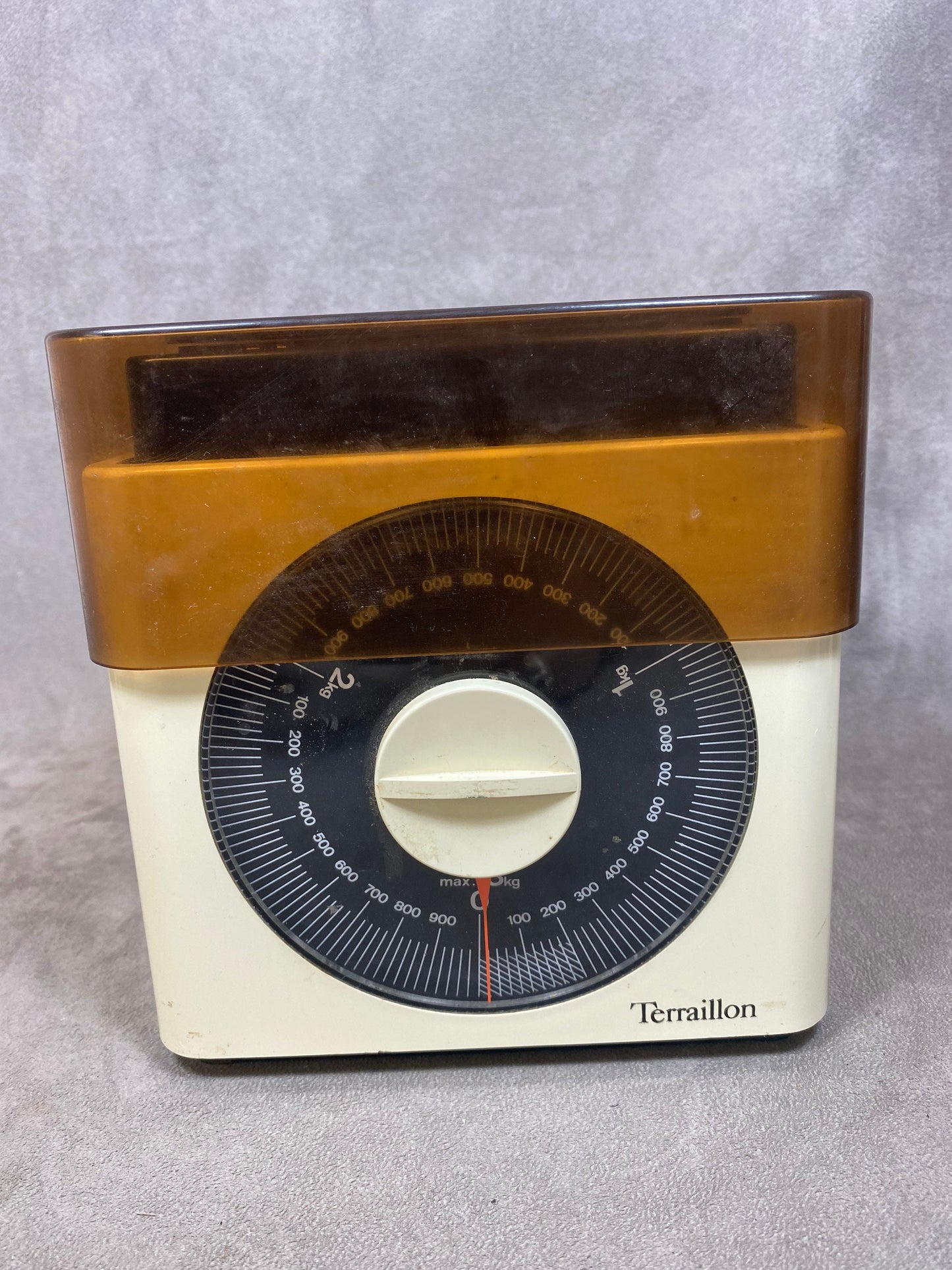 Terraillon beige scale with vintage green numbers 3 kg scale Made in France