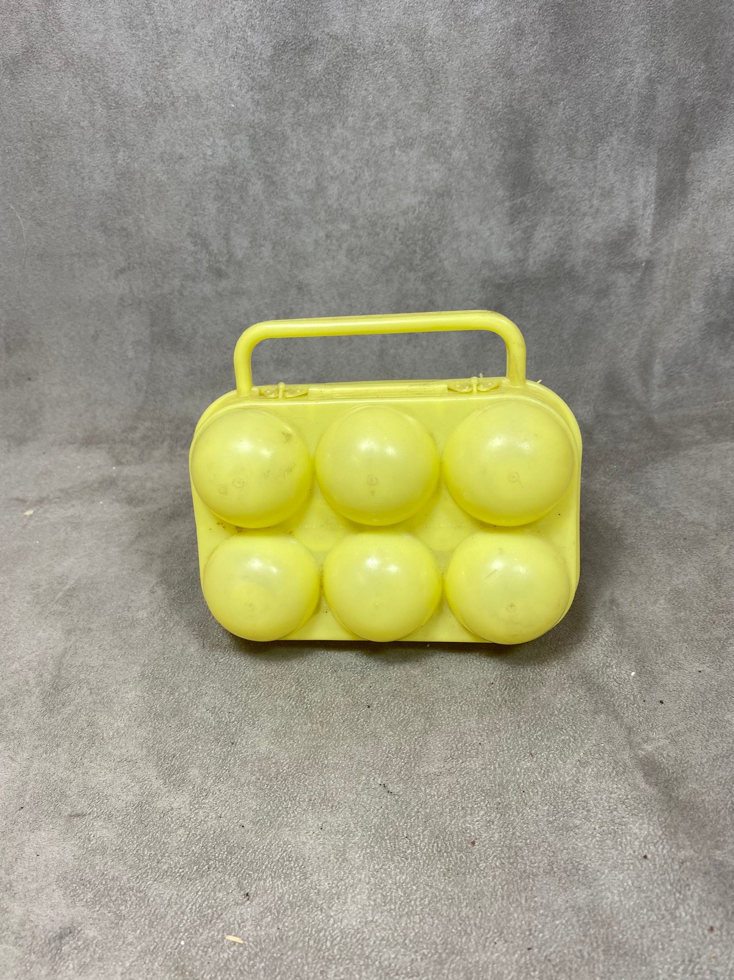 Syla yellow plastic 6 egg box retro kitchen 1960s Made in France