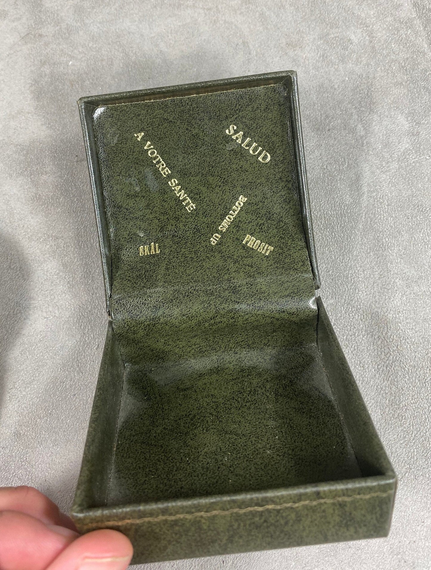 Set of 8 coasters decorated with the coats of arms of the Swedish royal families in cork Made in Sweden Circa 1980