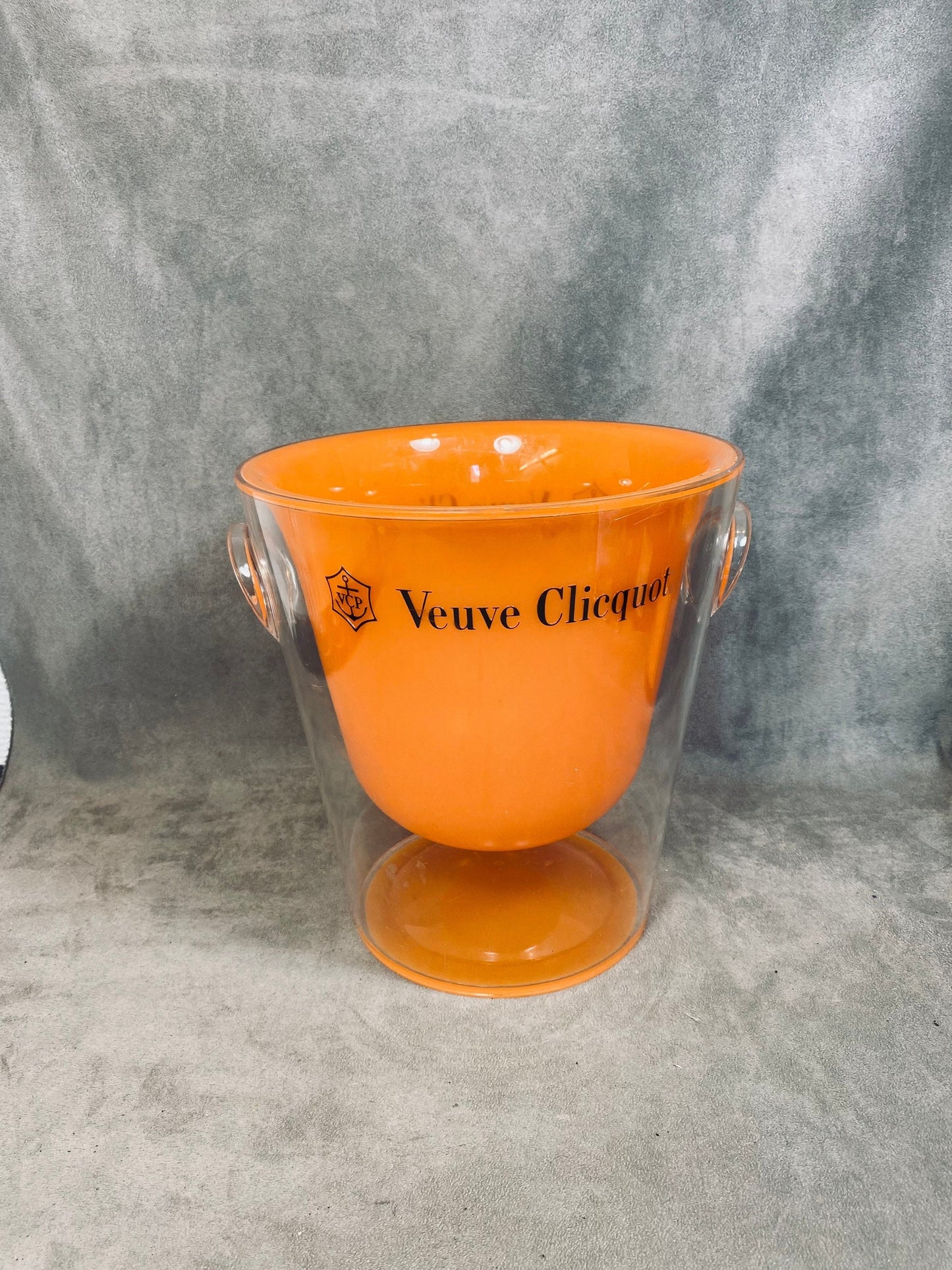 Veuve Clicquot Champagnerkühler aus der Trendy-Reihe transparente Champagnerflasche aus Acryl Champagner Geschenk Made in France