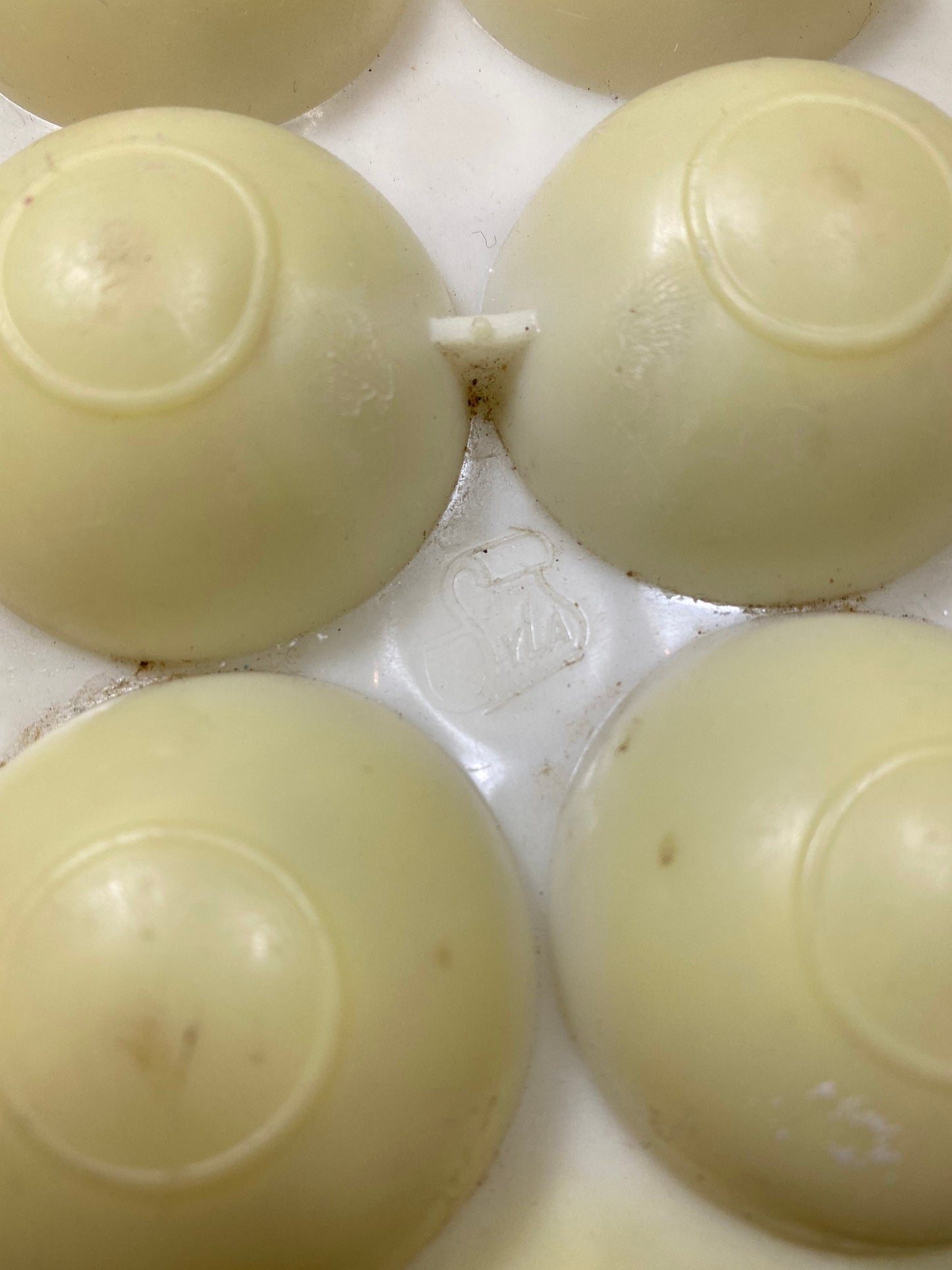 Egg box for 12 eggs in white plastic Syla vintage retro kitchen 1970s Made in France