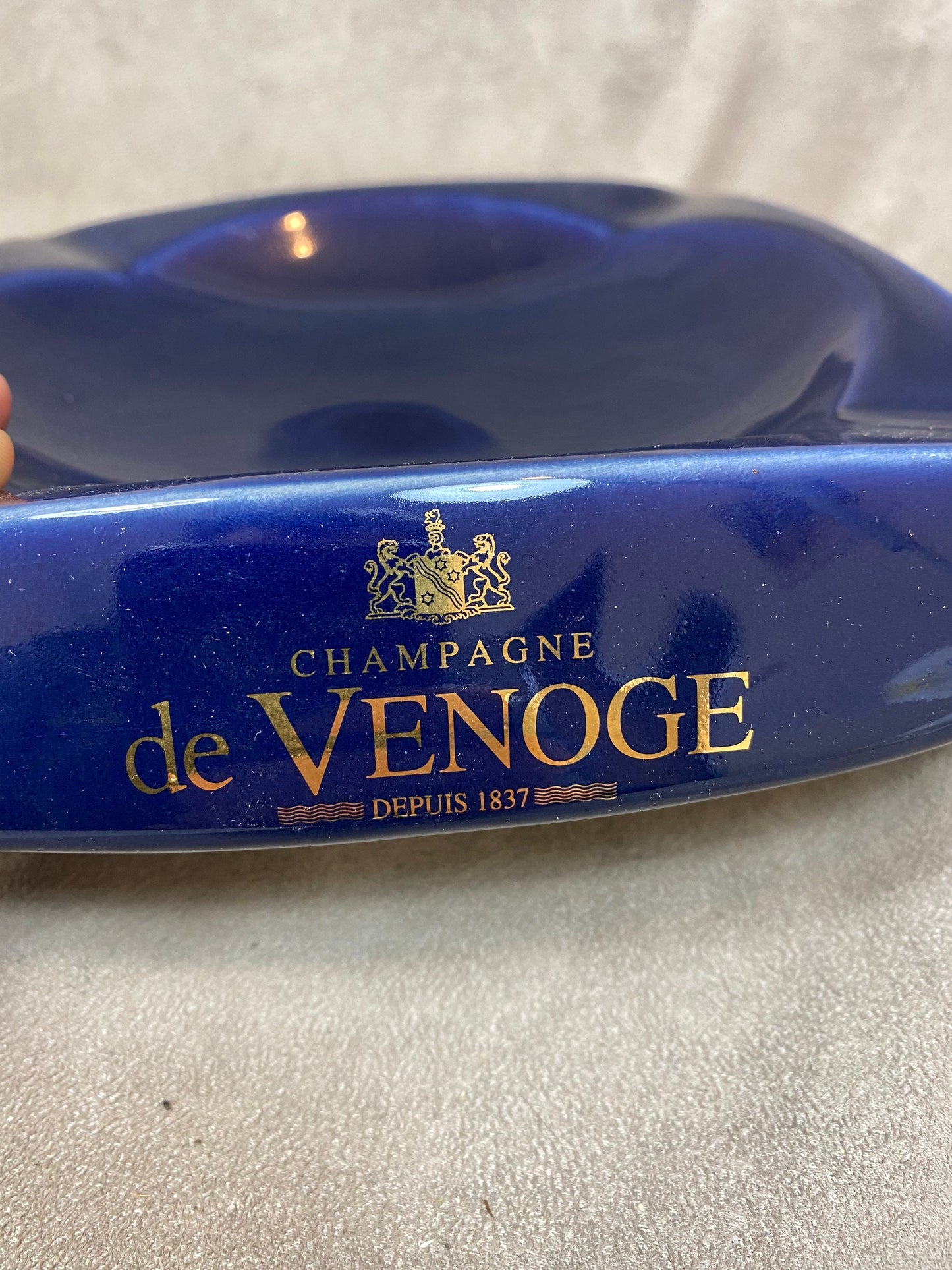 Cendrier XXL champagne De Venoge en ceramique bleu vintage Made in France Années 1960