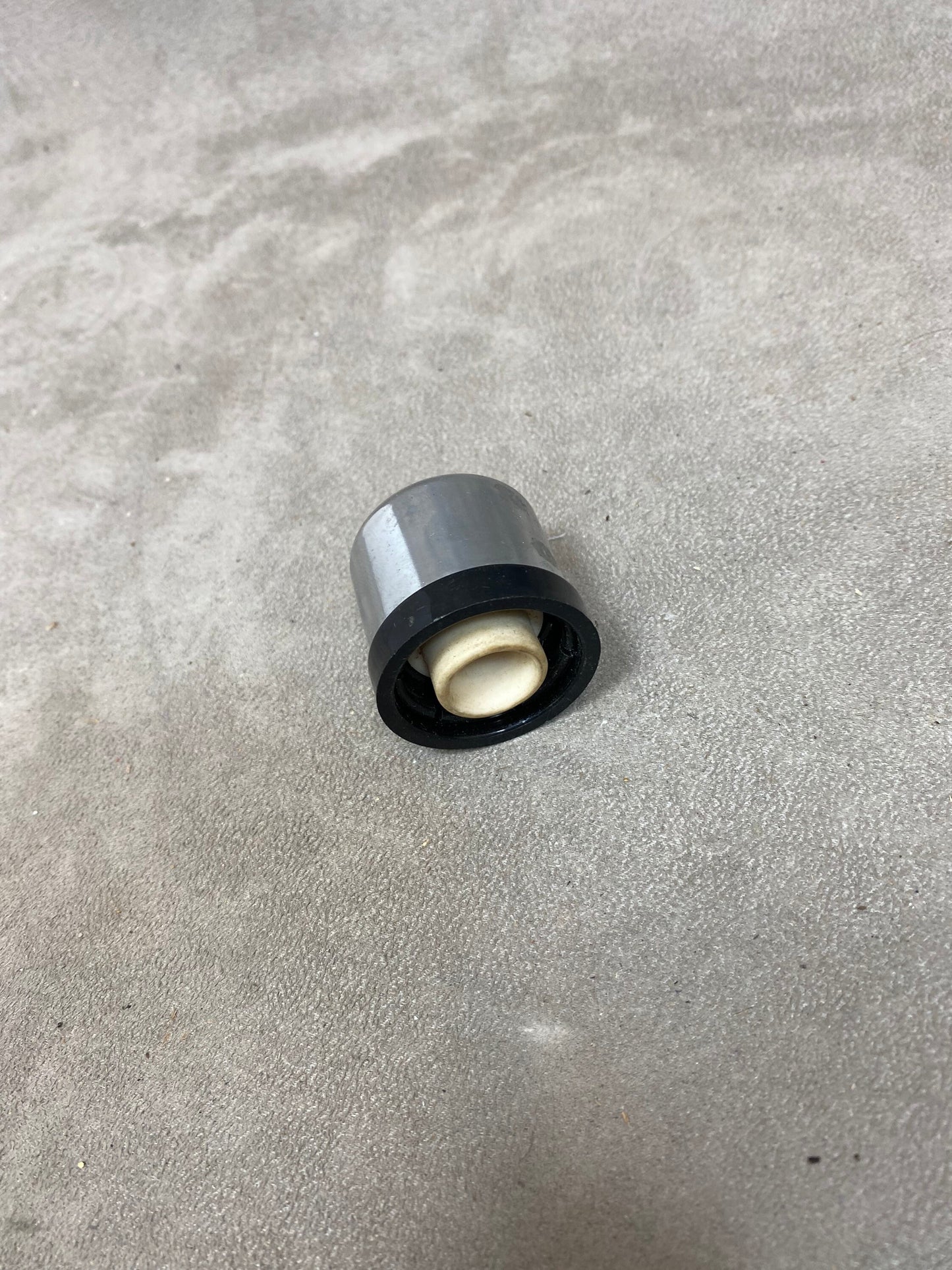 Bouchon stoppeur en métal Champagne Lanson pour bouteille de champagne entamée
