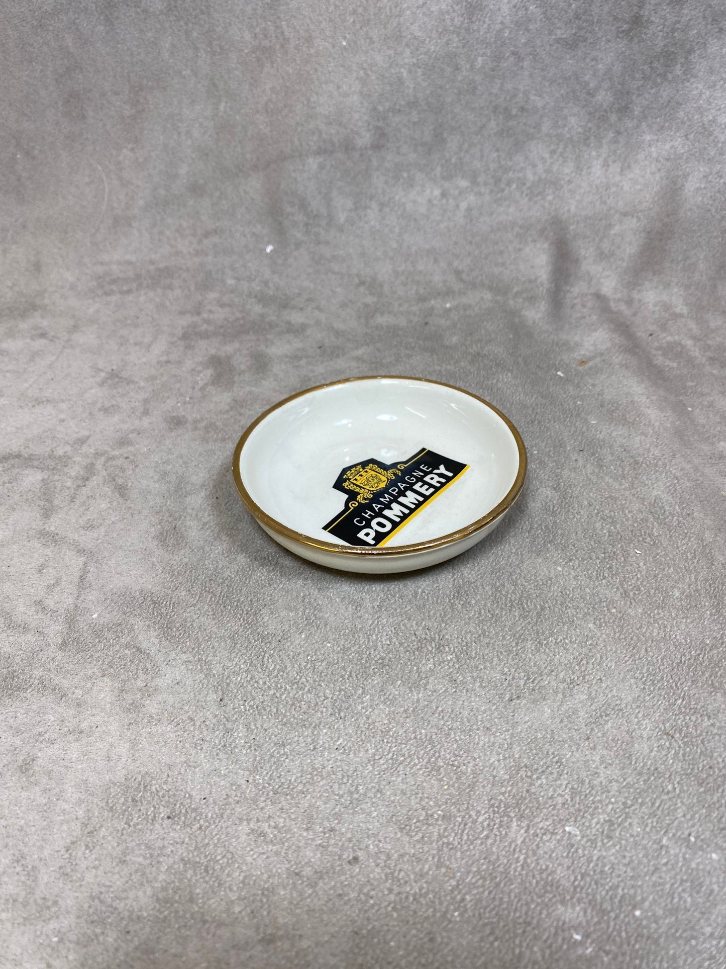 Cendrier champagne POMMERY, porcelaine France