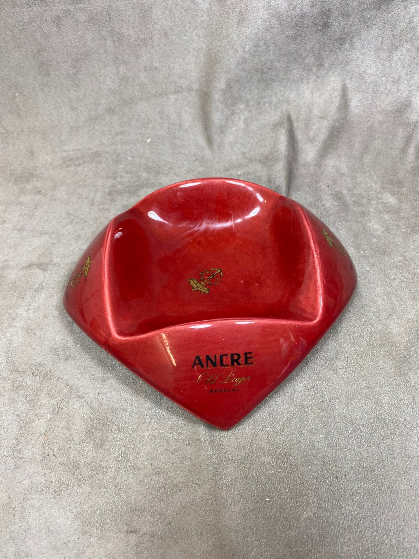 XXL-Keramik-Aschenbecher in Burgunderrot Anchor Vintage Elsässisches Bier Made in France