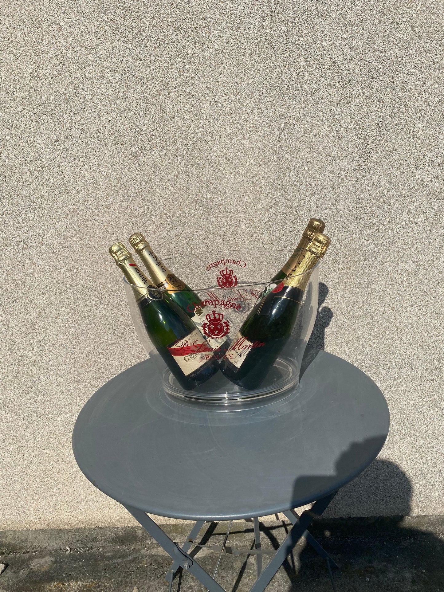 Vasque à champagne P. Louis Martin à Bouzy en france plastique transparent Made in Italy Années 1980