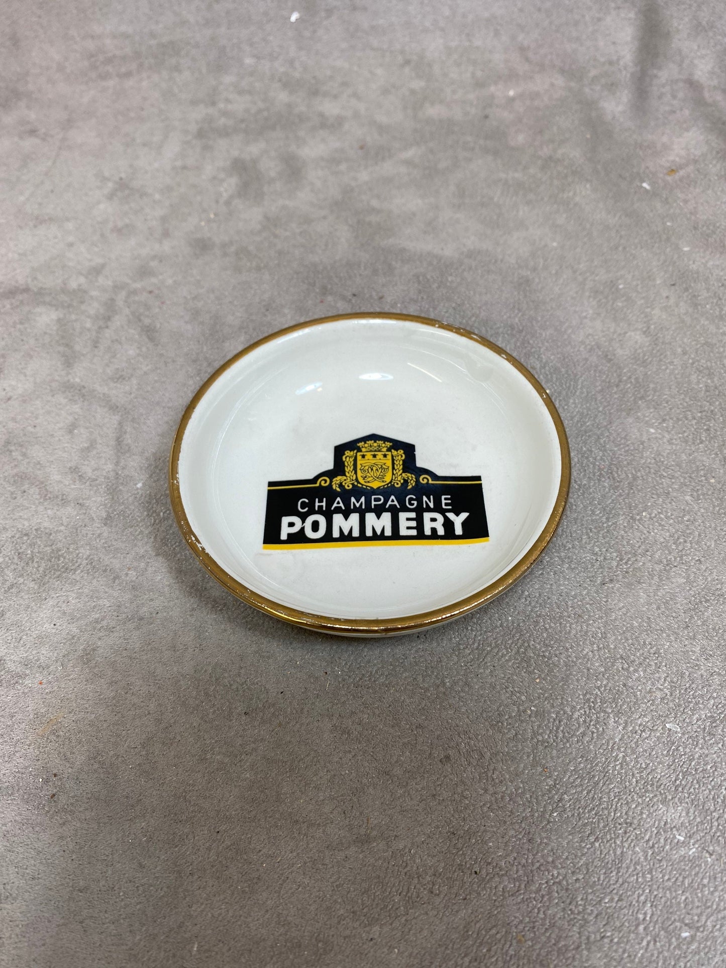 Cendrier champagne POMMERY, porcelaine France