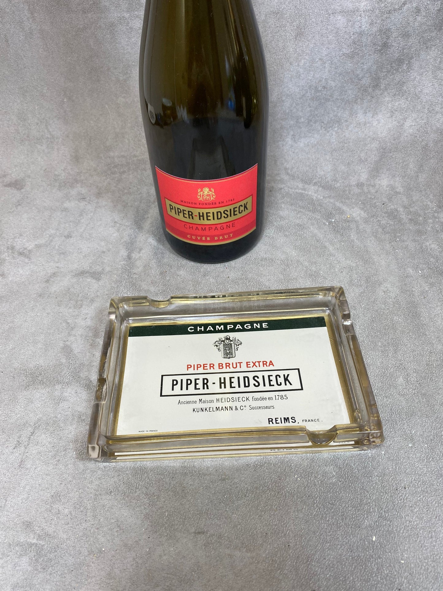 Cendrier champagne Piper-Heidsieck article publicitaire vintage en verre Made in France Champagne Reims France vintage