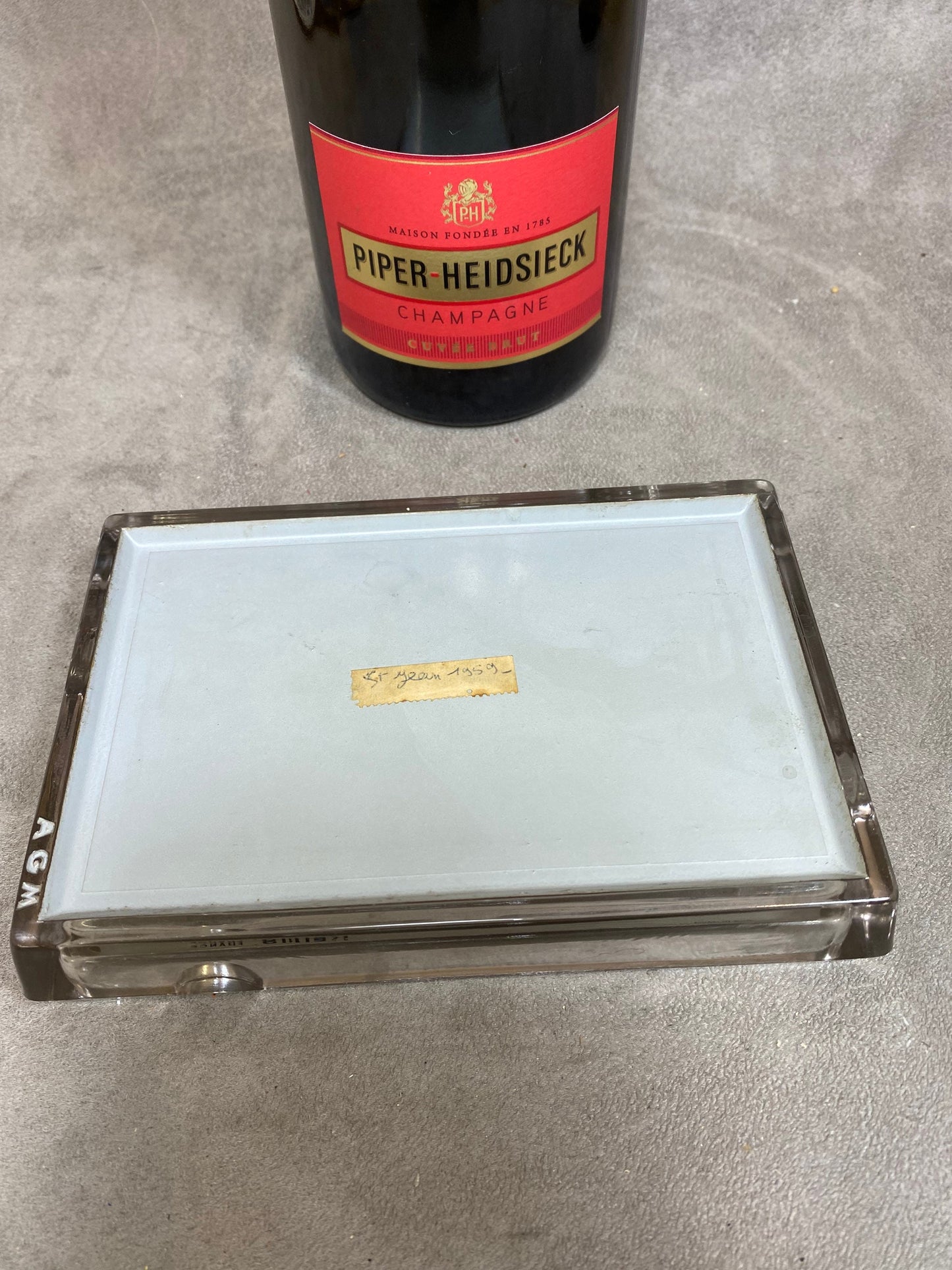 Cendrier champagne Piper-Heidsieck article publicitaire vintage en verre Made in France Champagne Reims France vintage