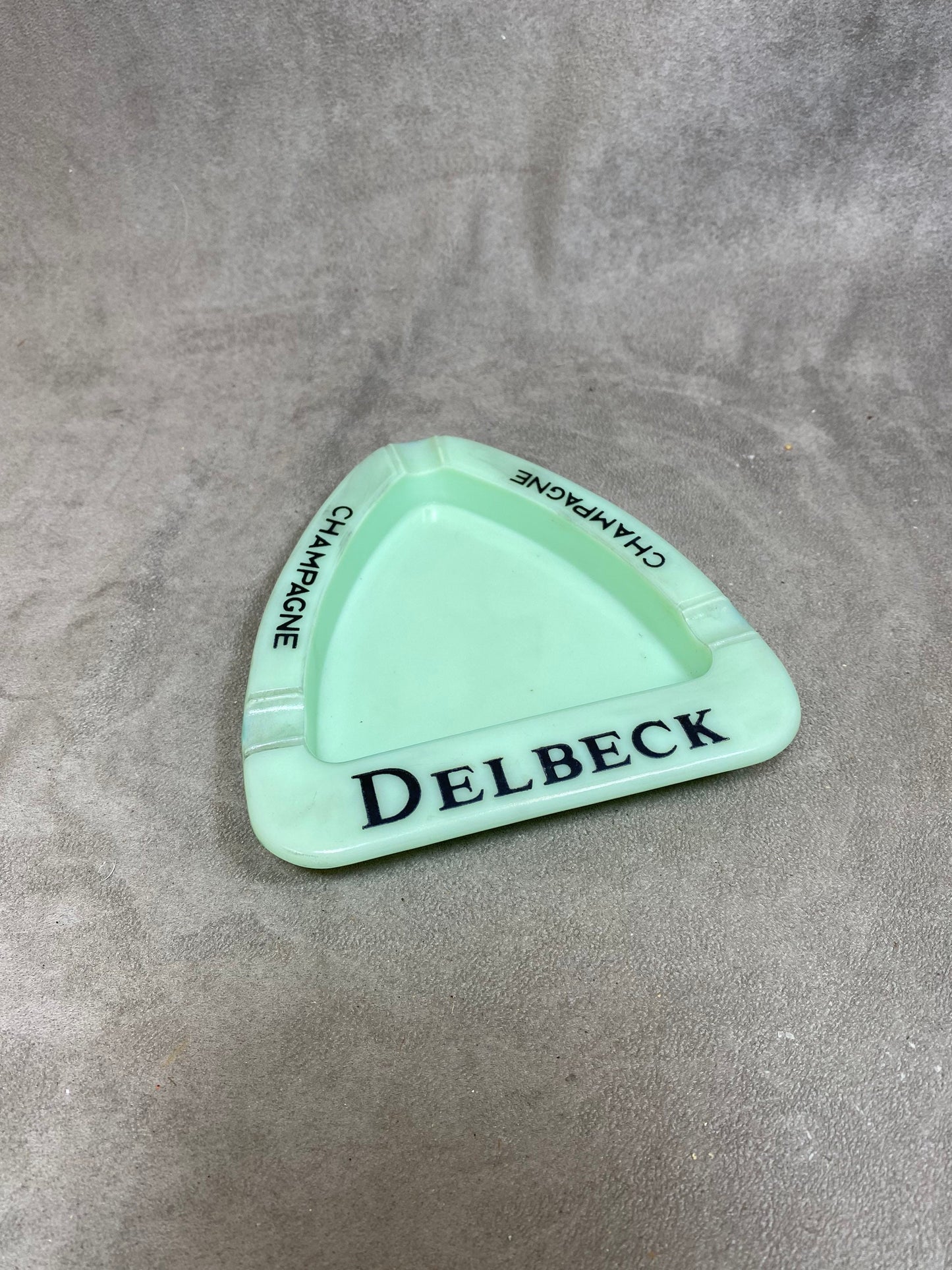 Cendrier en verre vert Champagne Delbeck vintage Made in France