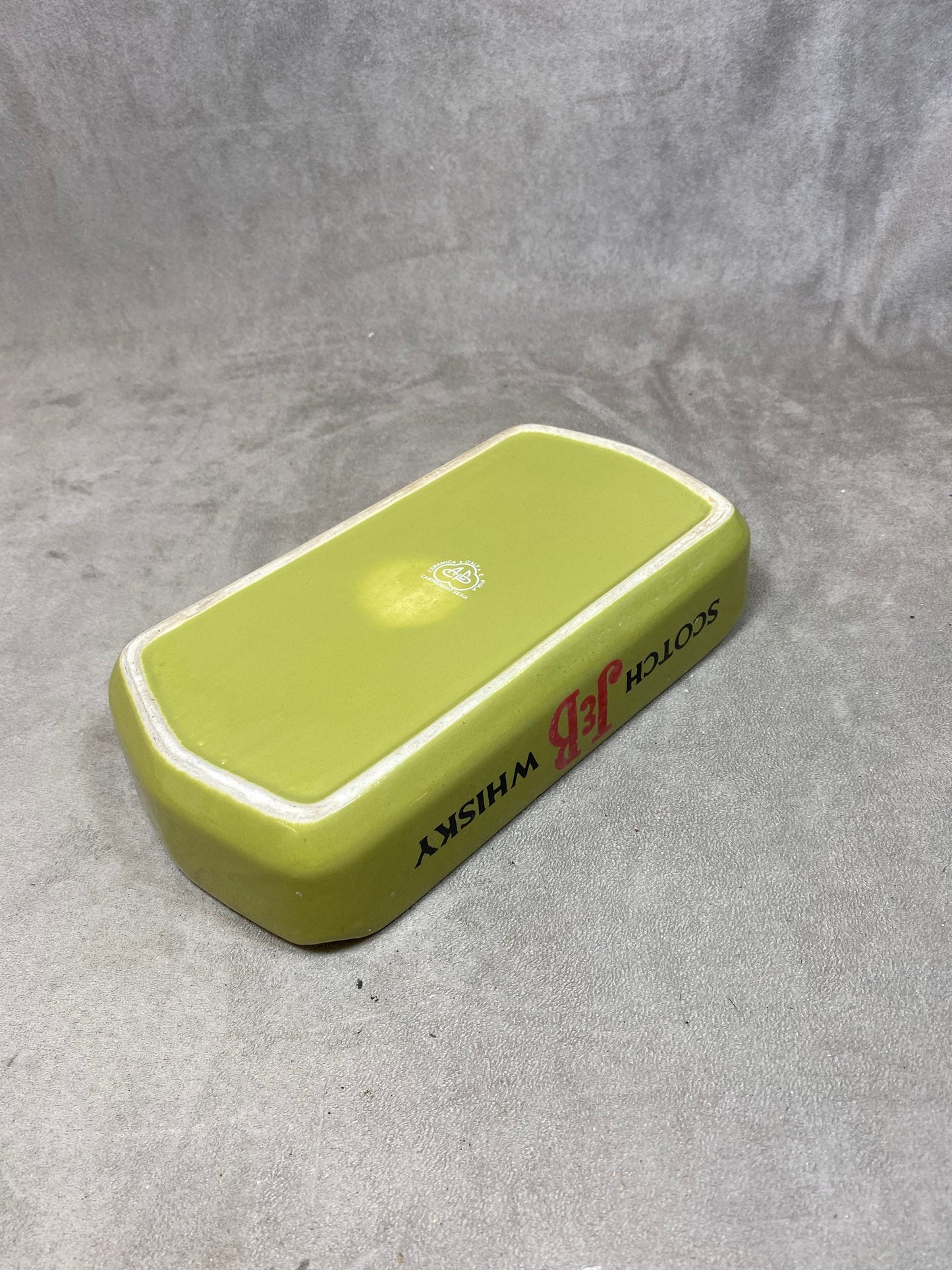 J&B Whisky Aschenbecher aus grüner Keramik Frankreich Vintage Scotch Whisky