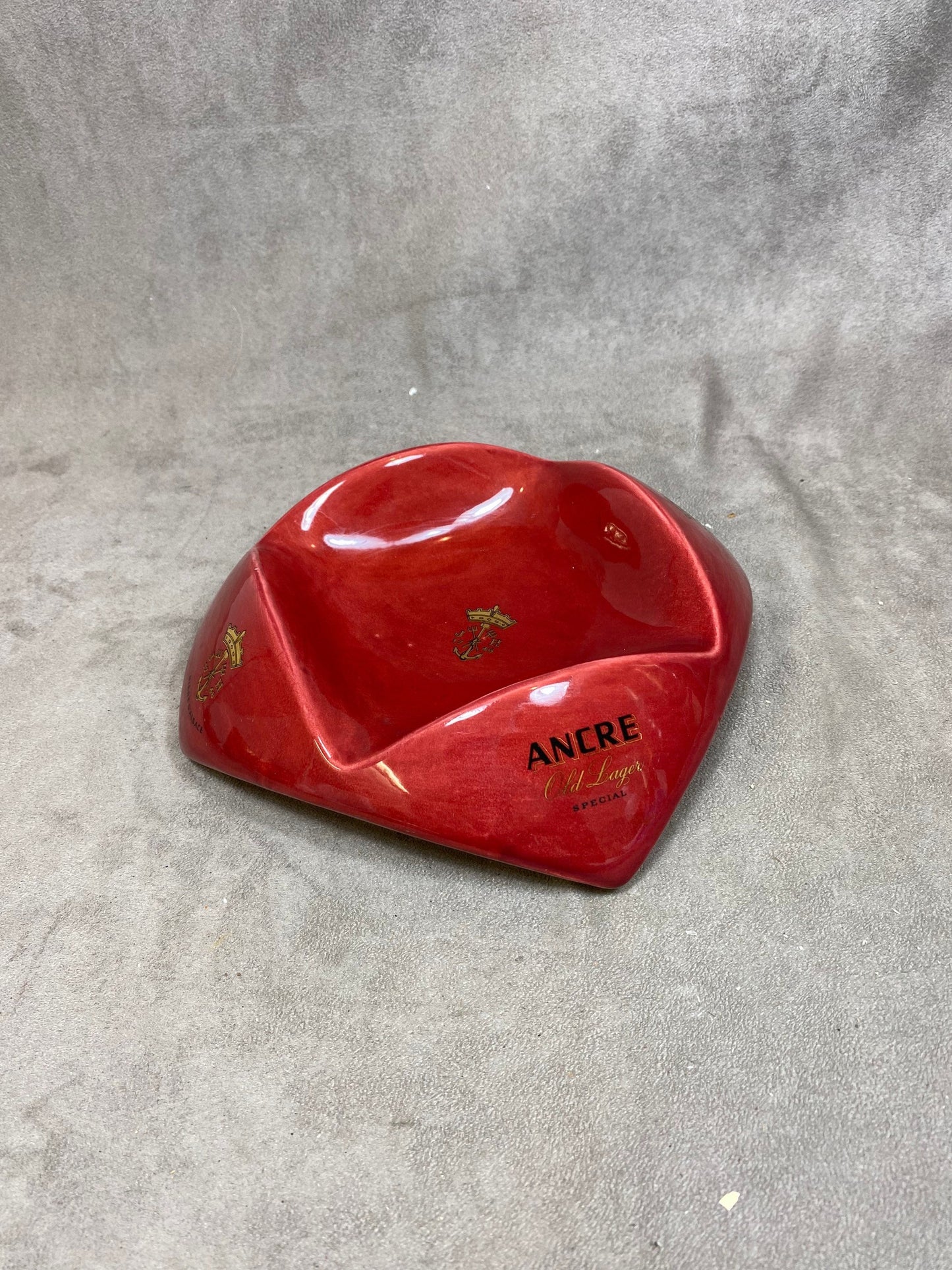 XXL-Keramik-Aschenbecher in Burgunderrot Anchor Vintage Elsässisches Bier Made in France