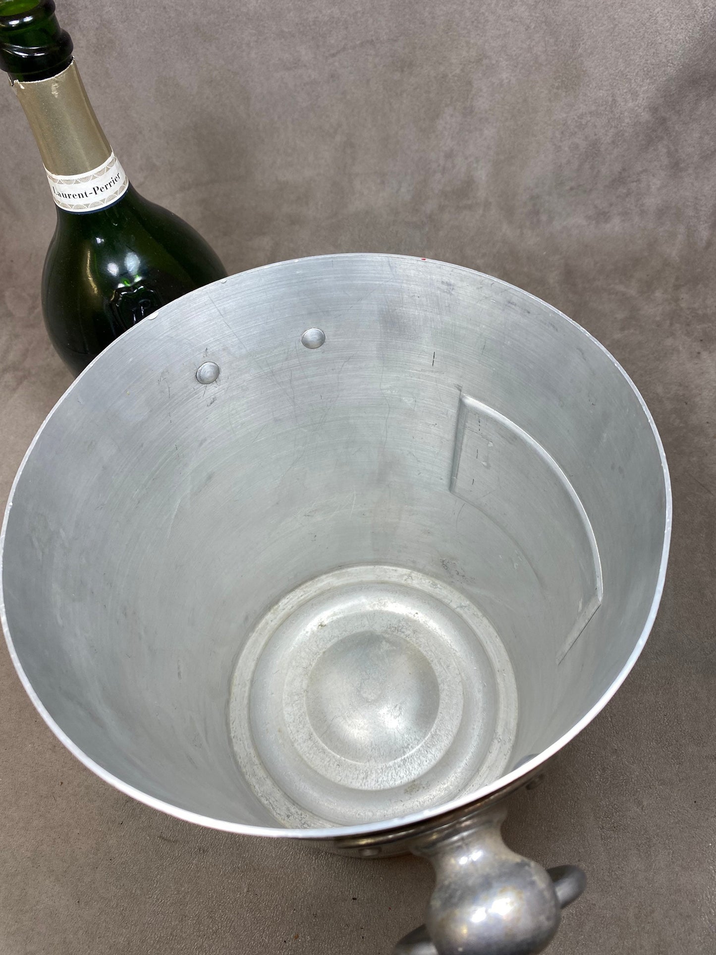 Seau à champagne en aluminium Laurent-Perrier vintage made in france Années 1970