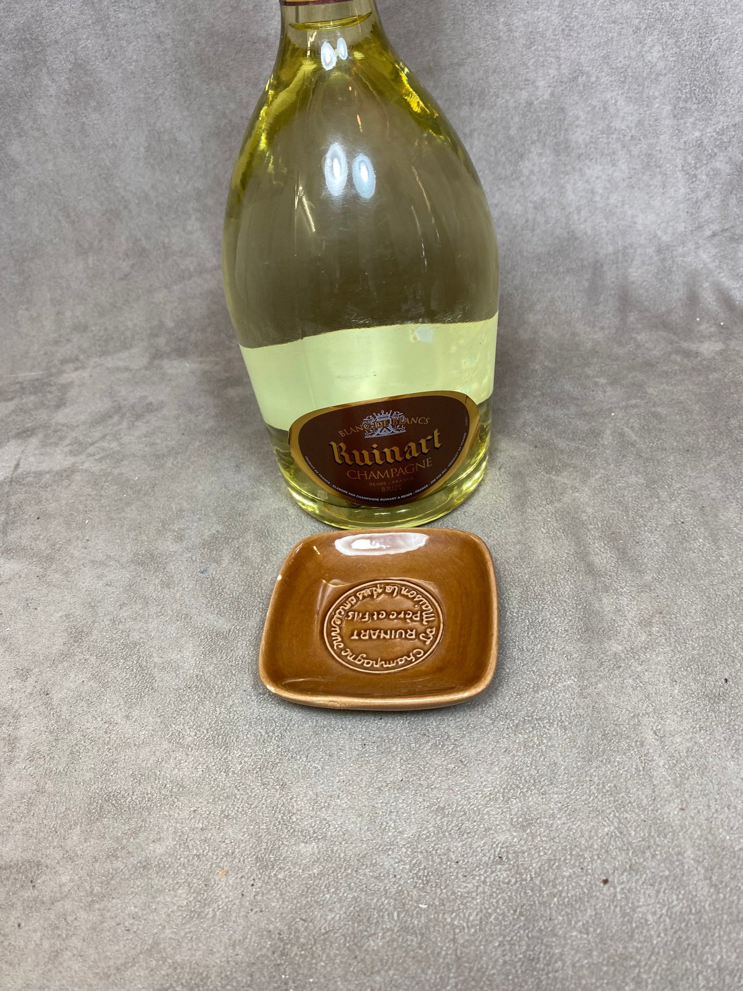 Ruinart Vintage Aschenbecher aus brauner Keramik, Französischer Champagner, Champagner-Geschenk, Made in France