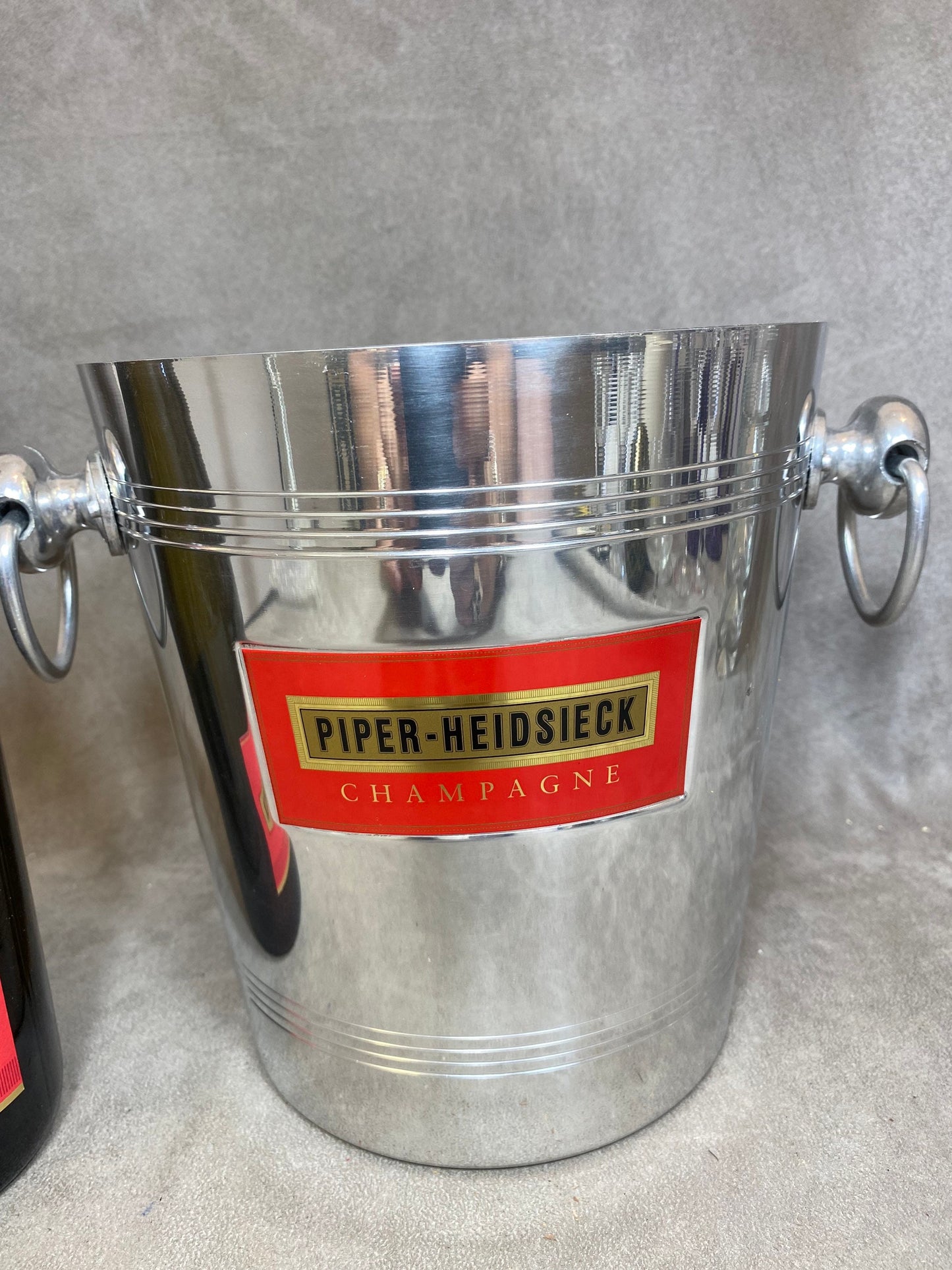 Magnifique seau à champagne vintage Piper-Heidsieck en aluminium Années 1980