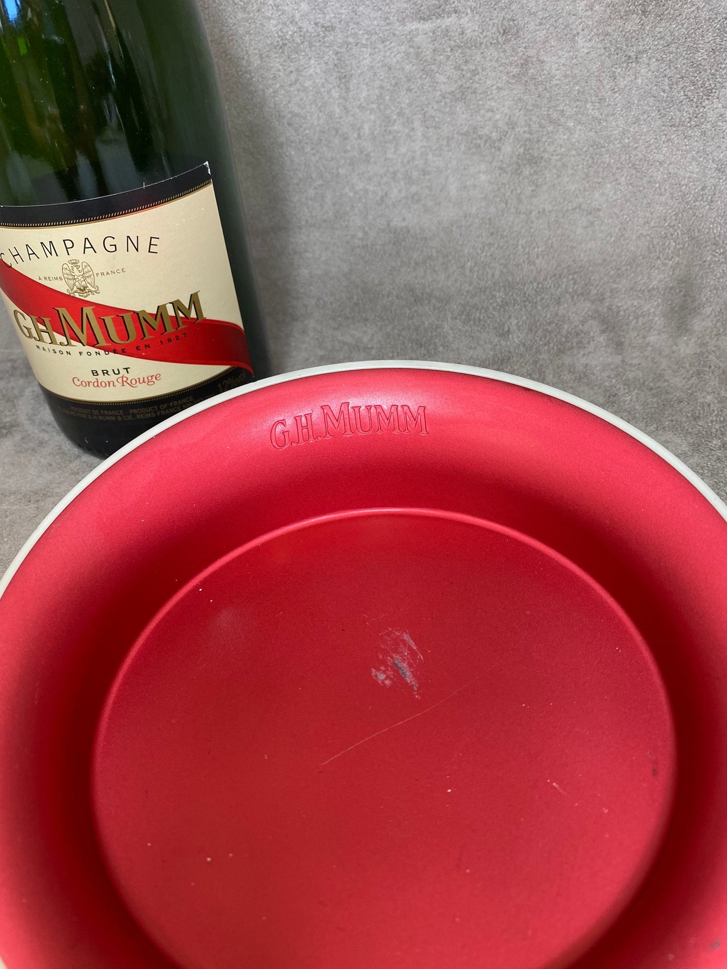 Plateau rond MUMM pour 421 en plastique et aluminium champagne vintage Made in France