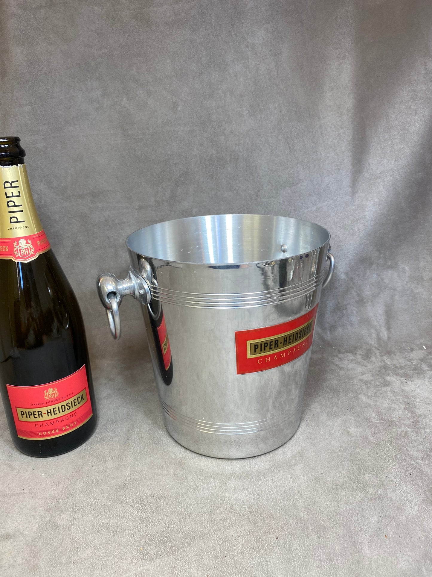Magnifique seau à champagne vintage Piper-Heidsieck en aluminium Années 1980